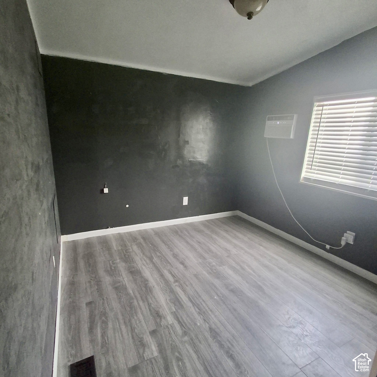 1258 W CHICKADEE