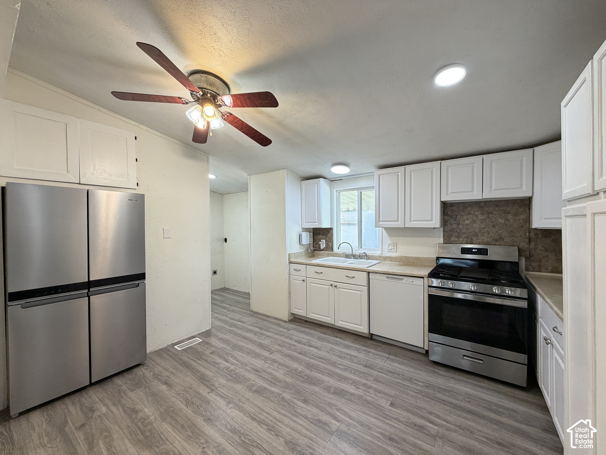 1258 W CHICKADEE