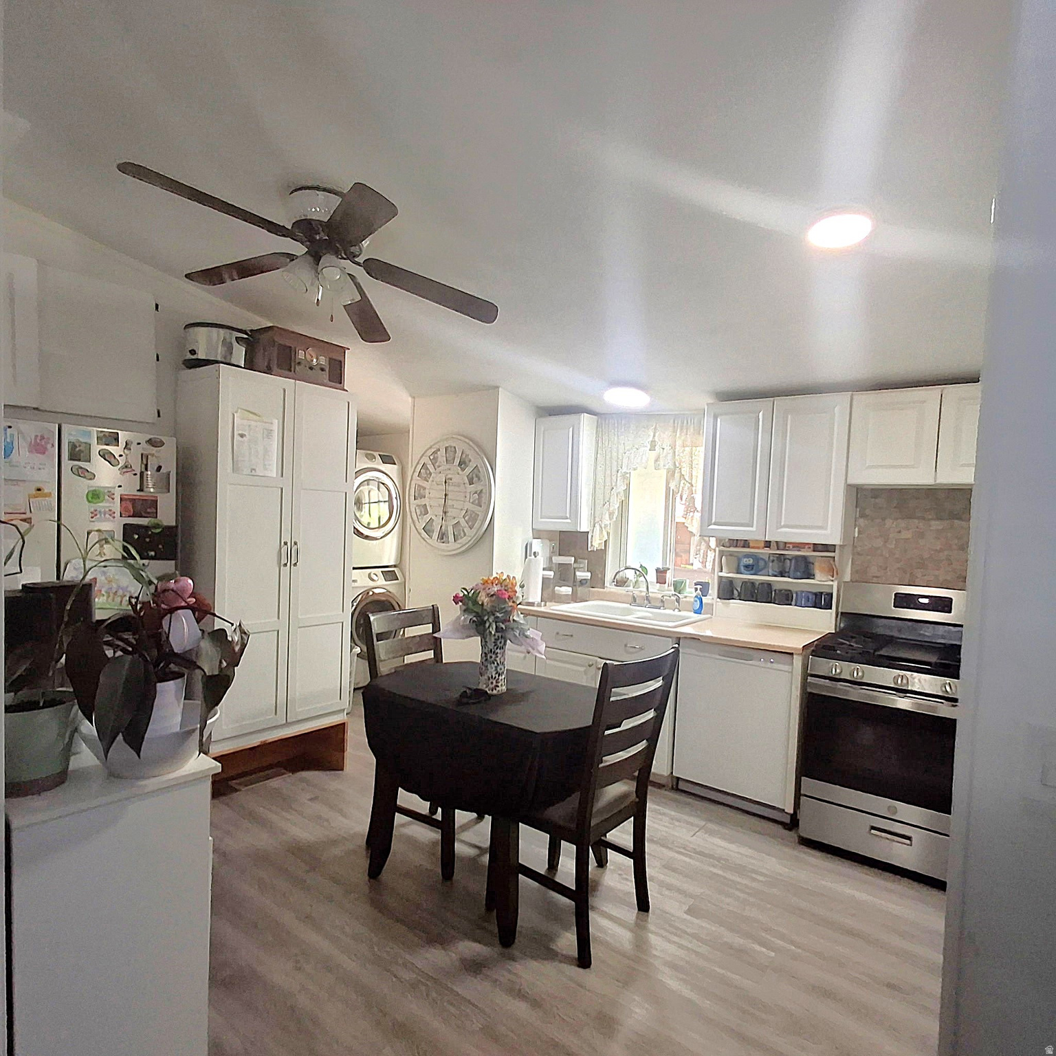 1258 W CHICKADEE