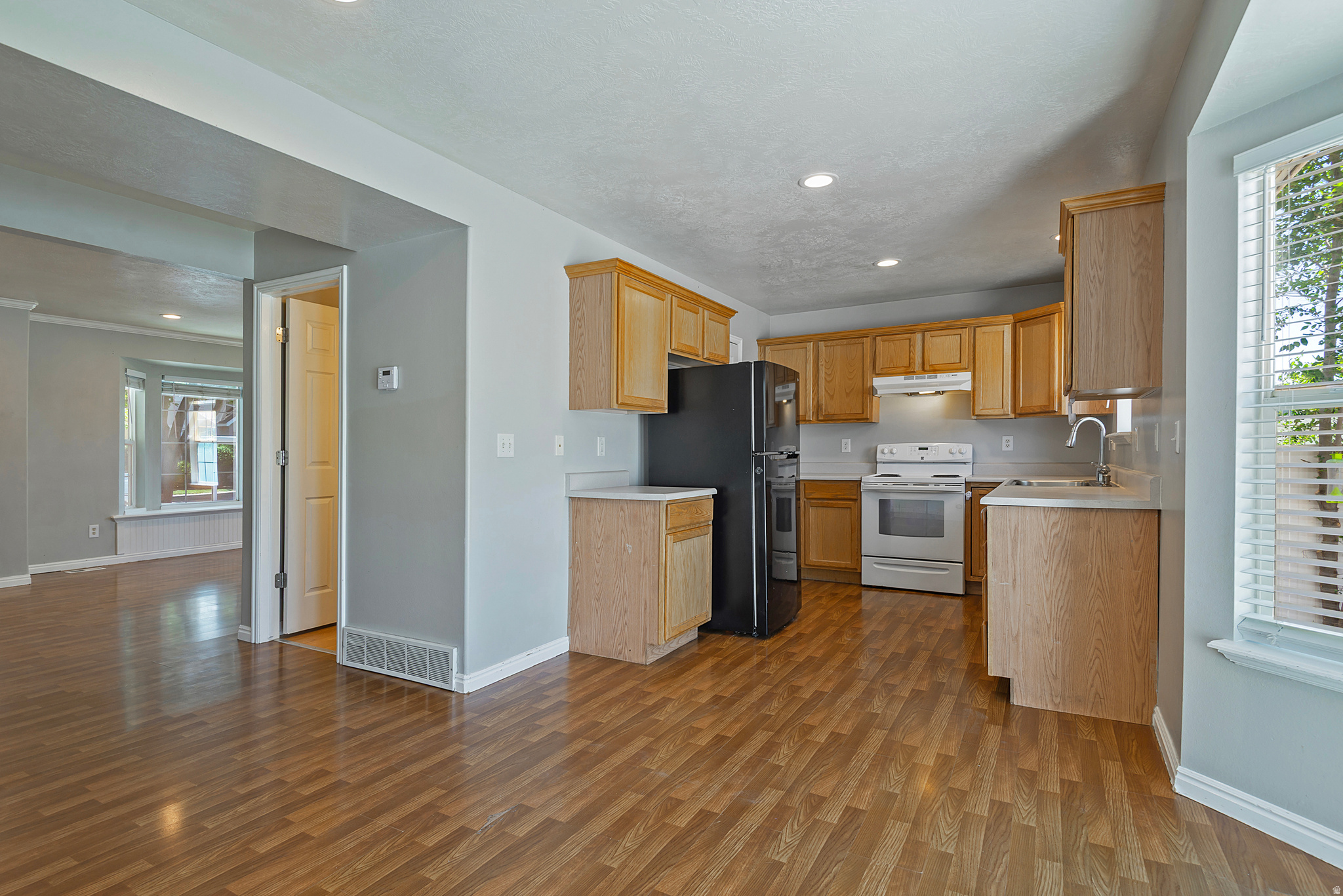 3155 W DAVENCOURT LOOP
