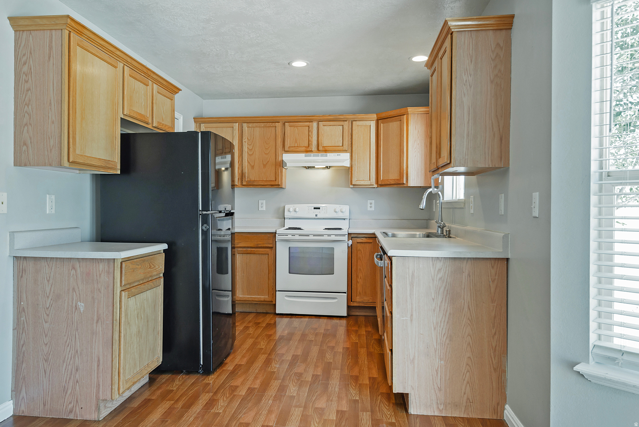 3155 W DAVENCOURT LOOP