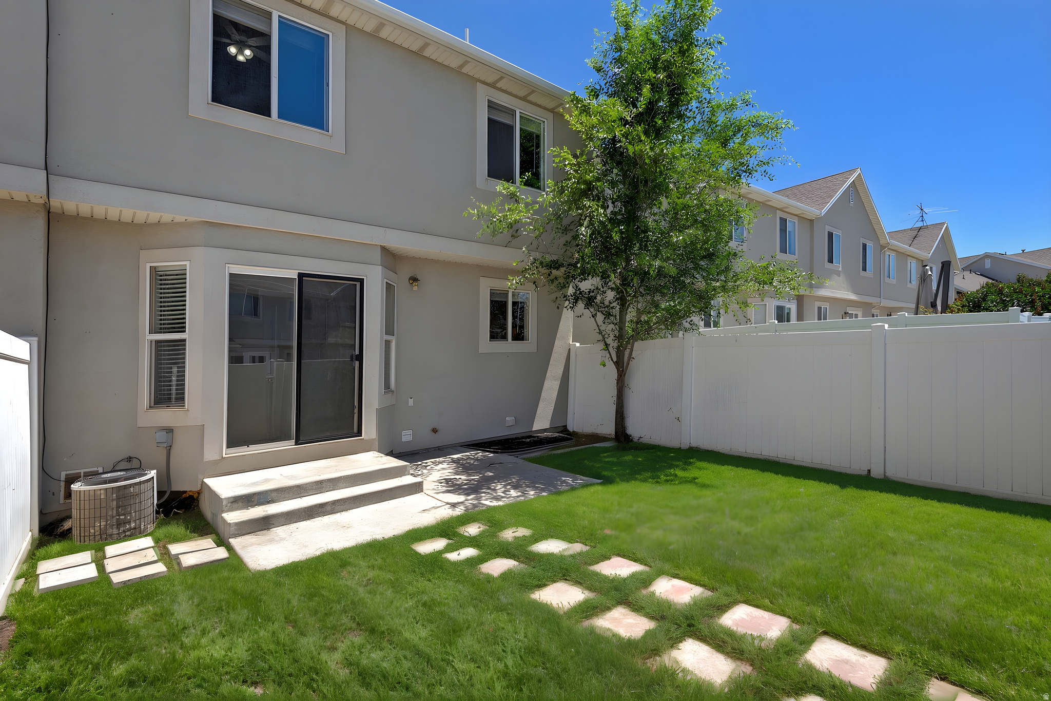 3155 W DAVENCOURT LOOP