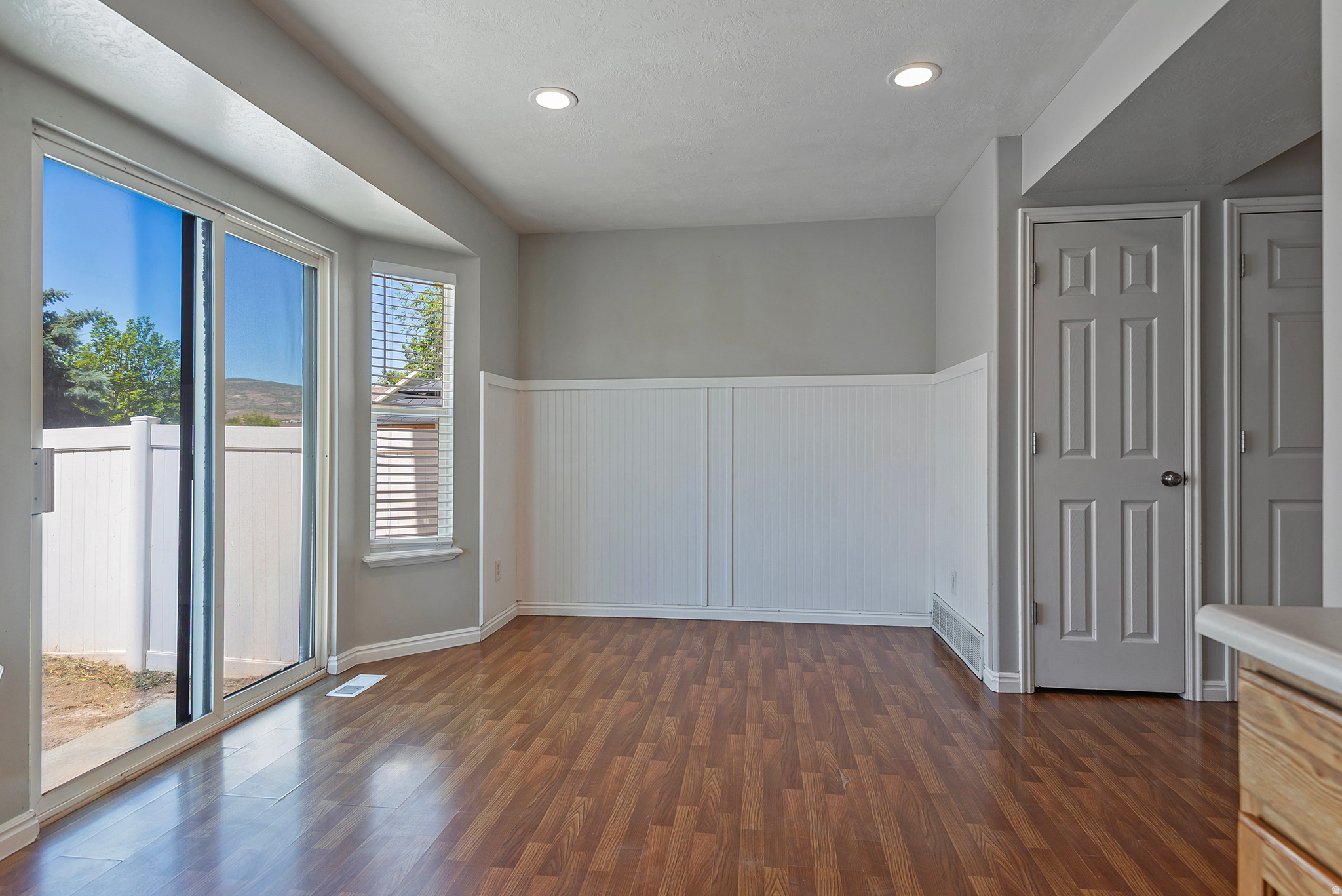 3155 W DAVENCOURT LOOP