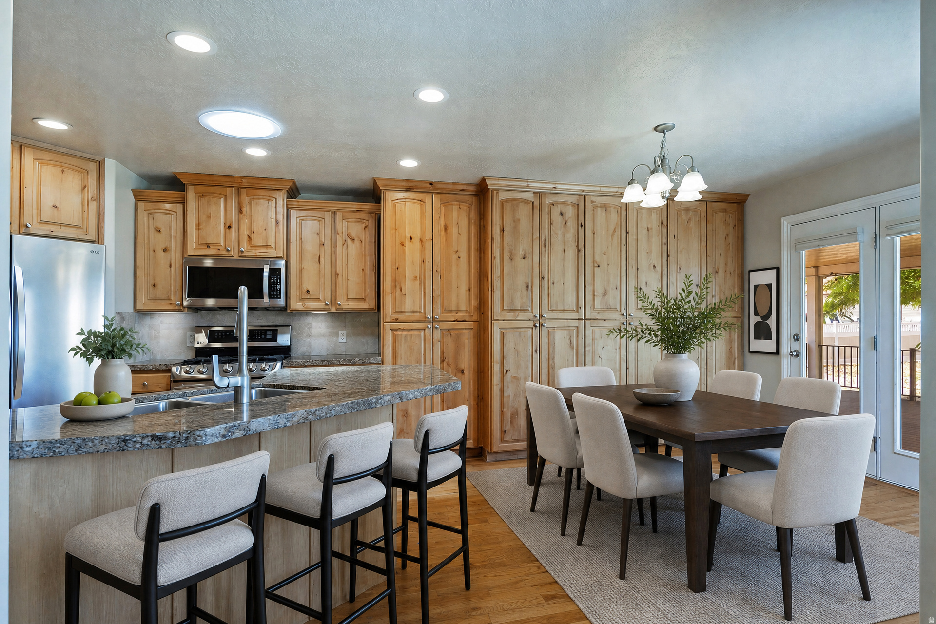 1376 W JORDAN HILLS DR