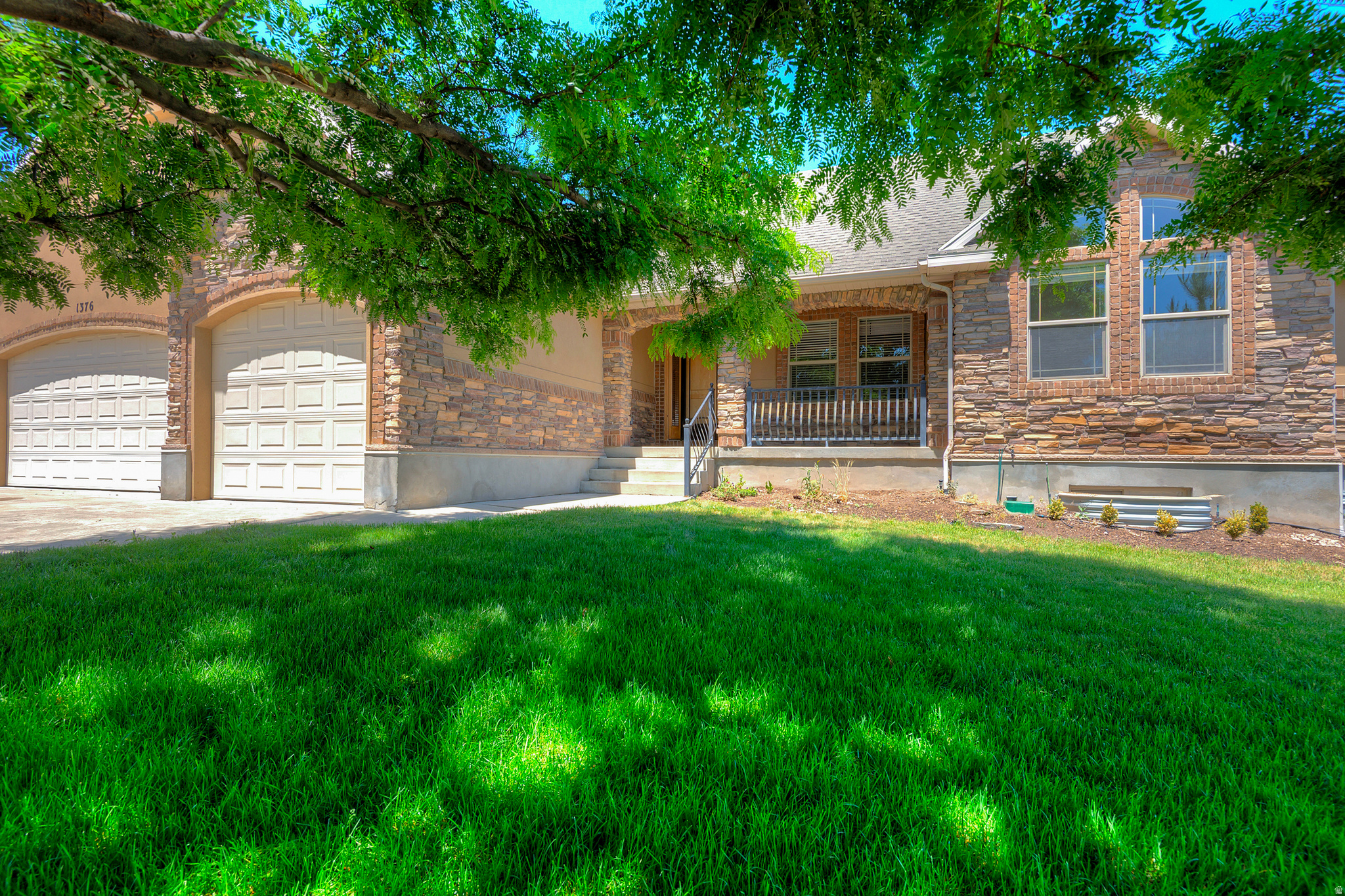 1376 W JORDAN HILLS DR