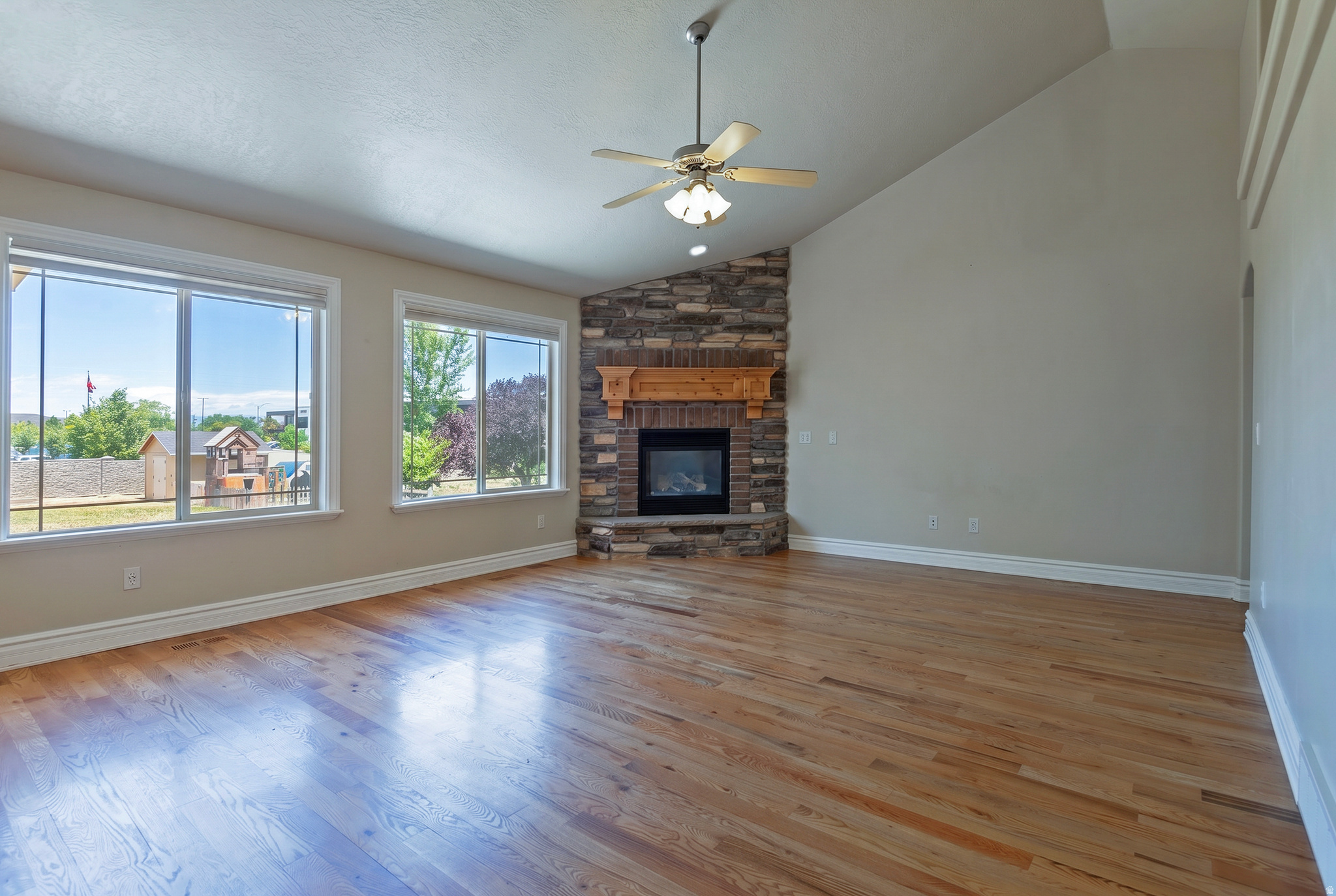 1376 W JORDAN HILLS DR
