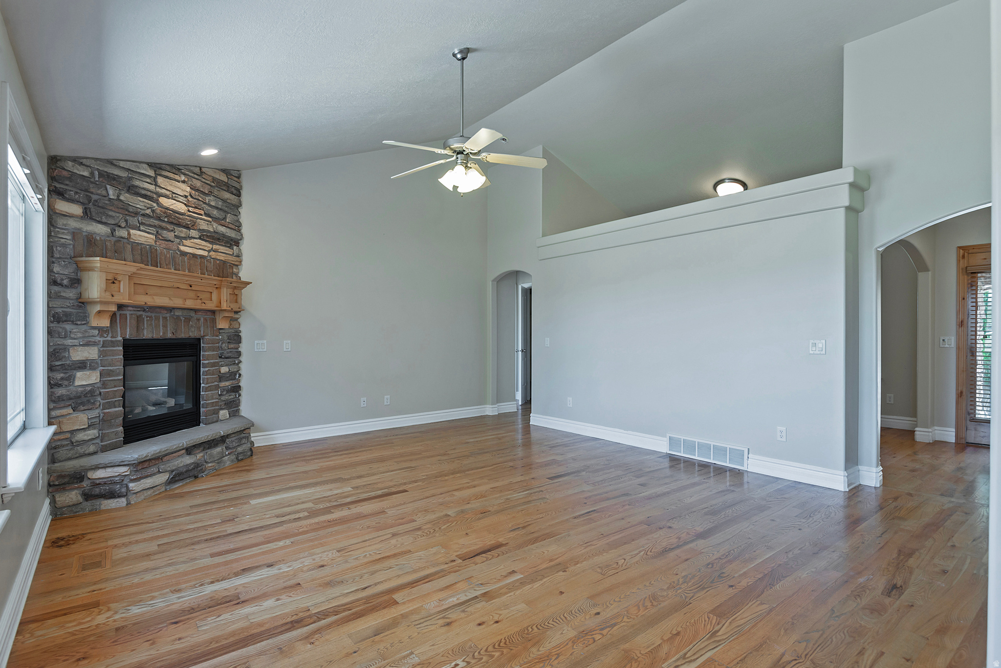1376 W JORDAN HILLS DR