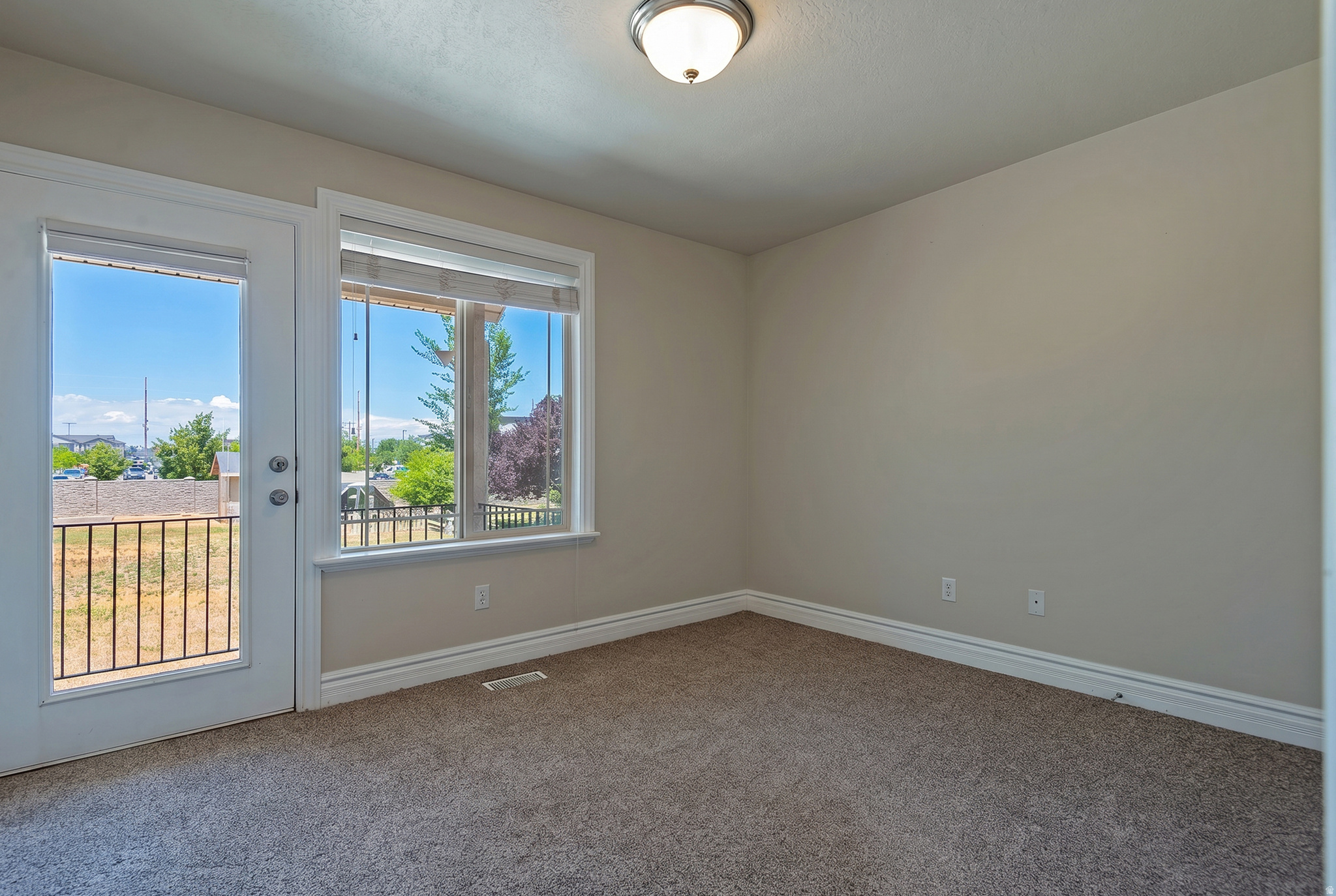 1376 W JORDAN HILLS DR