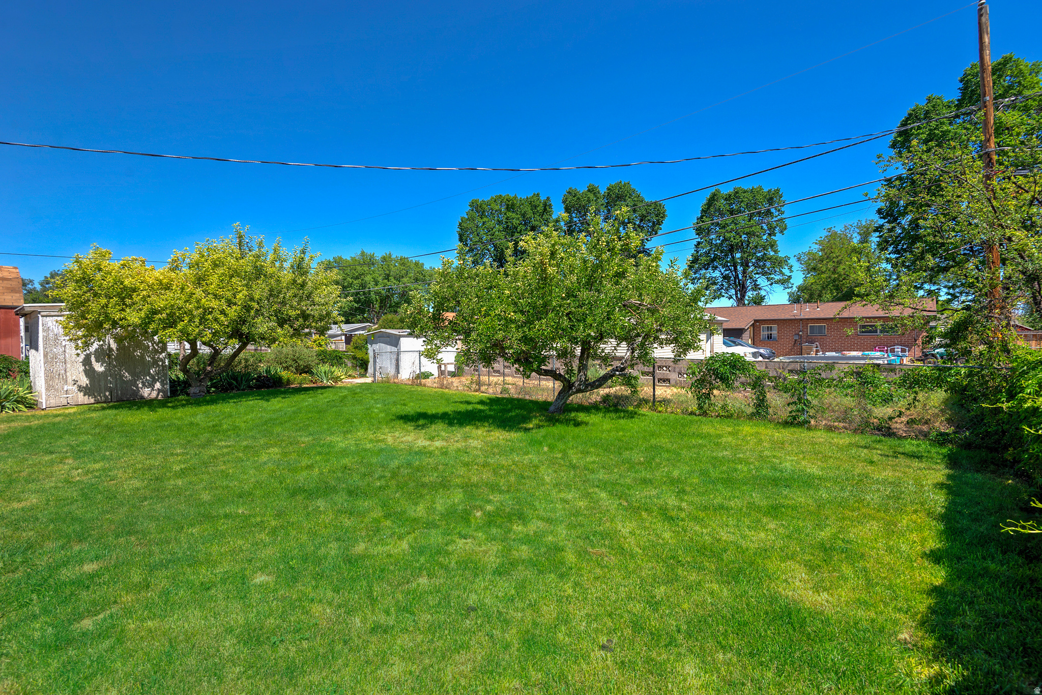 1374 W DUPONT AVE