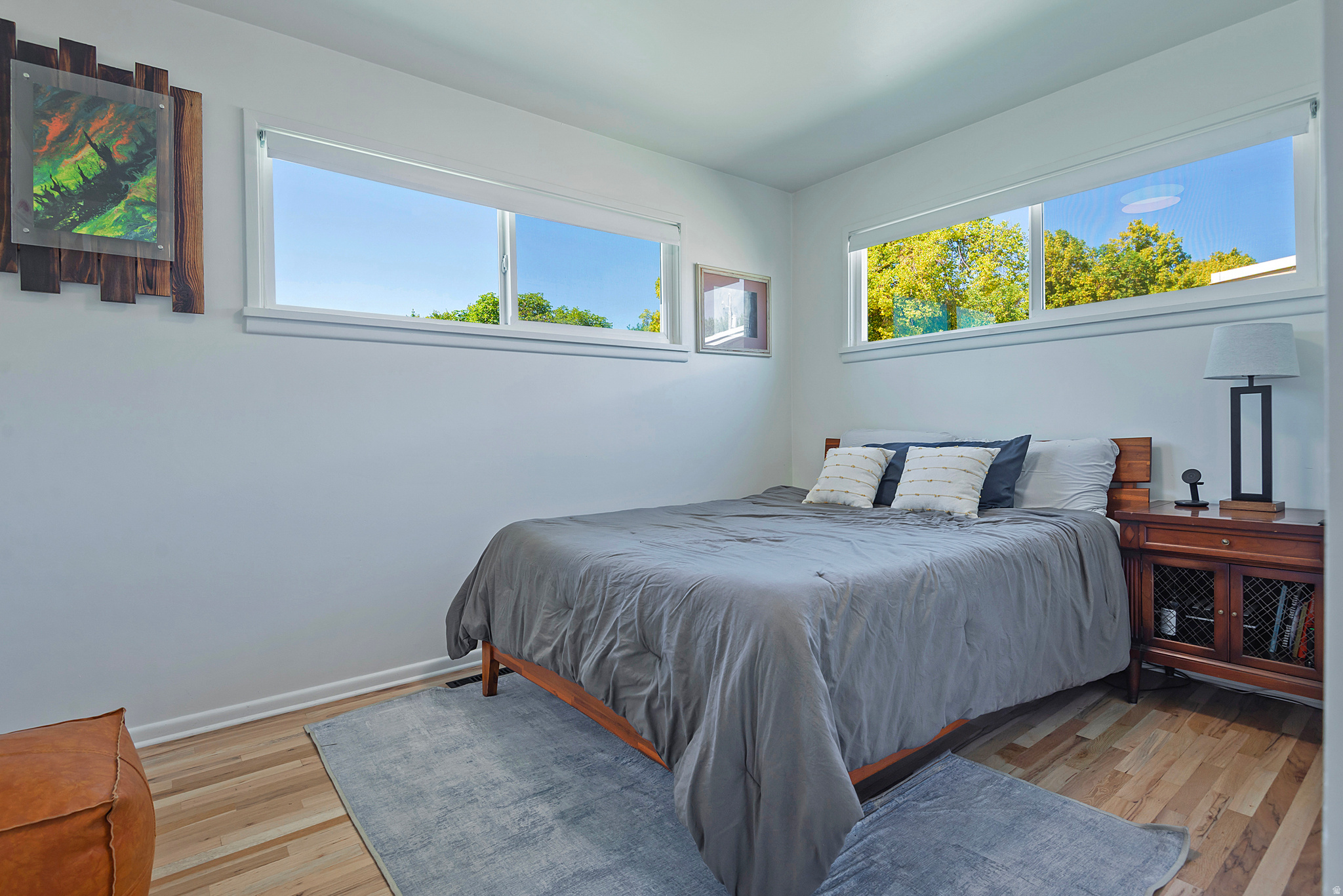 1374 W DUPONT AVE