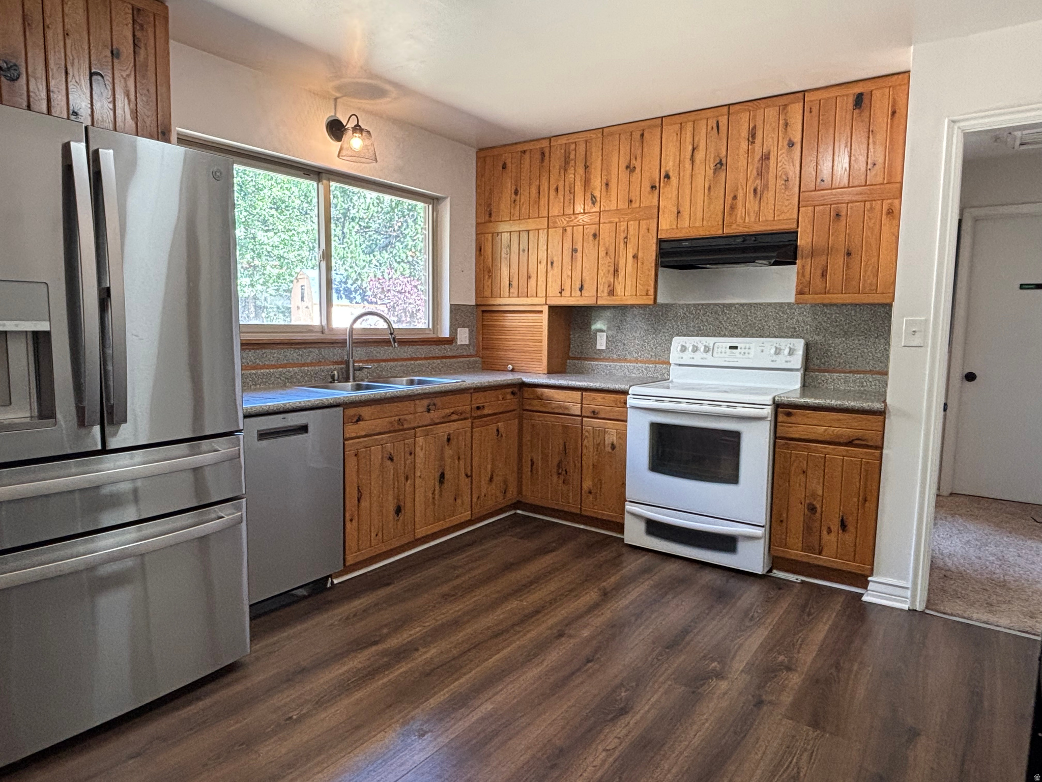 580 SIMORON DR
