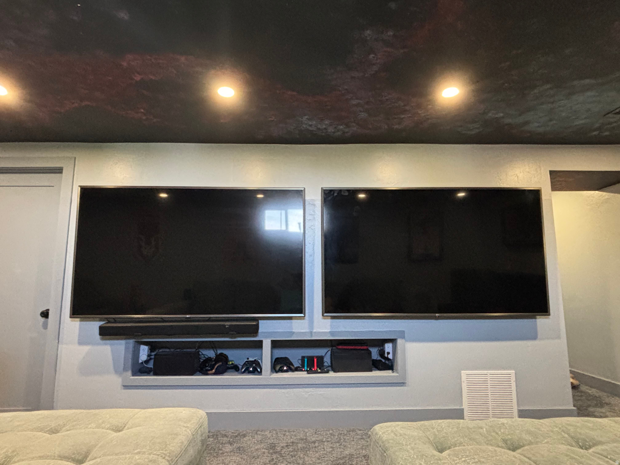580 SIMORON DR