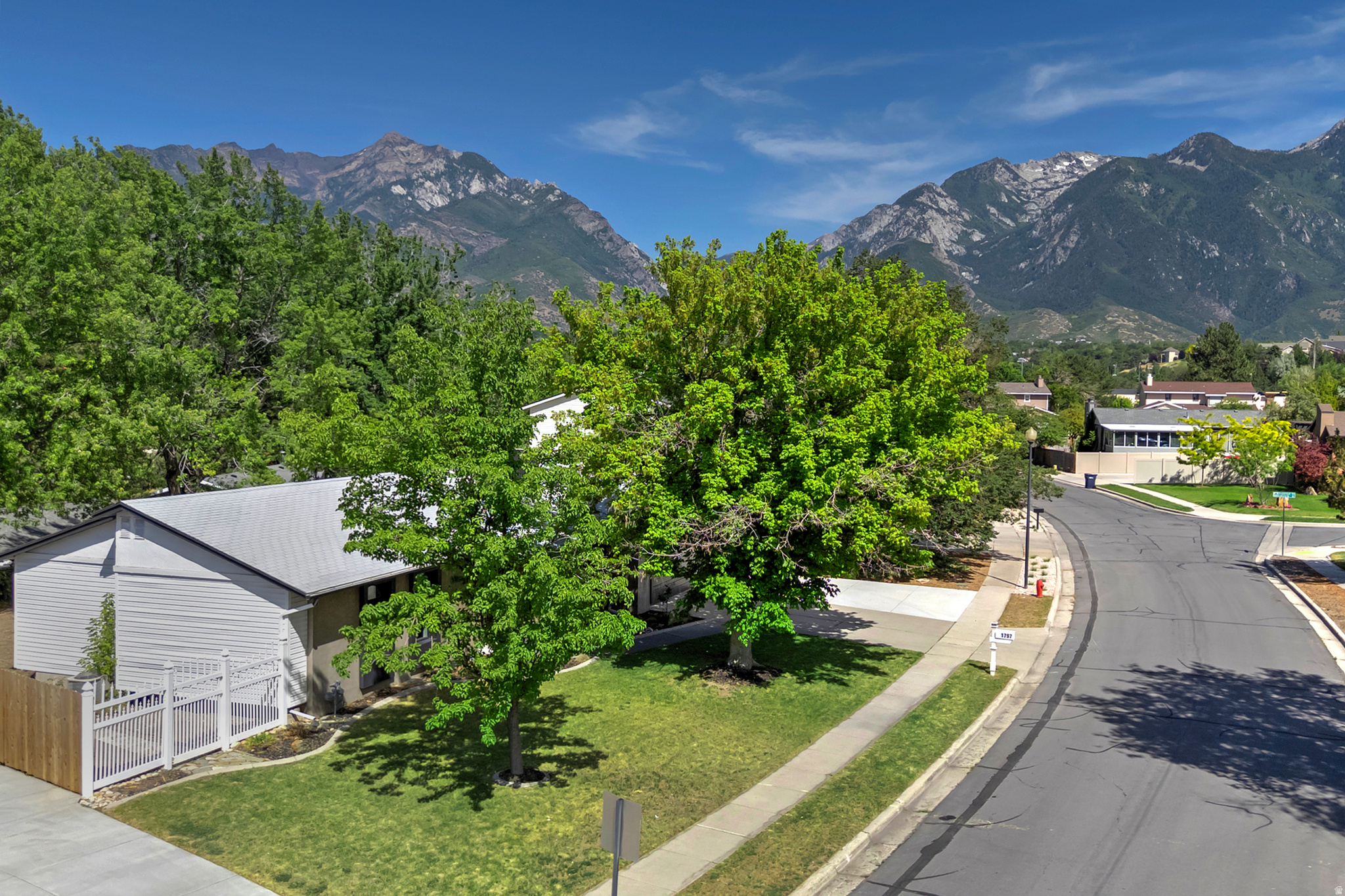 1797 E SKI VIEW DR DR