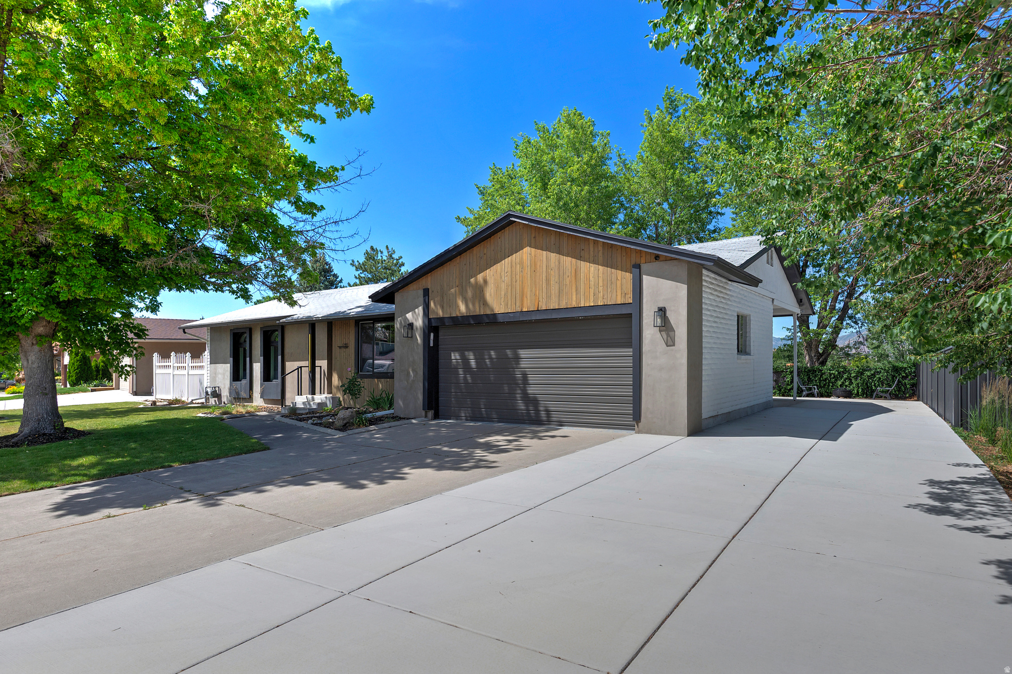 1797 E SKI VIEW DR DR