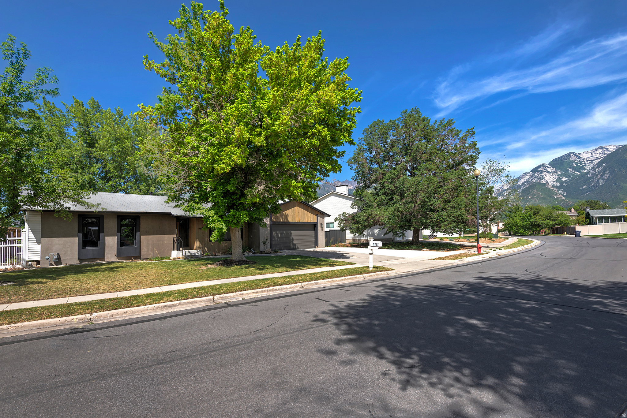1797 E SKI VIEW DR DR