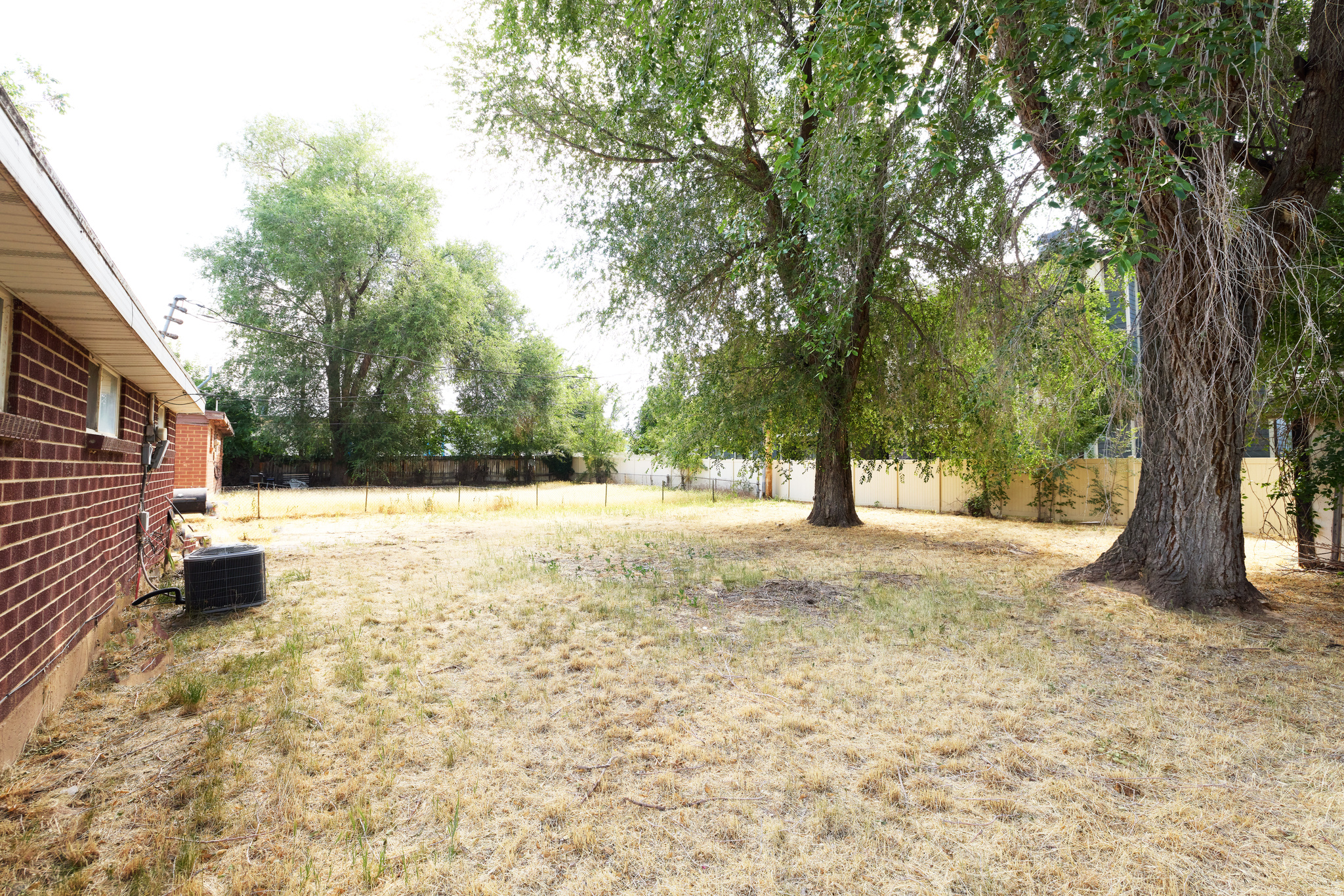 1504 N REID DR