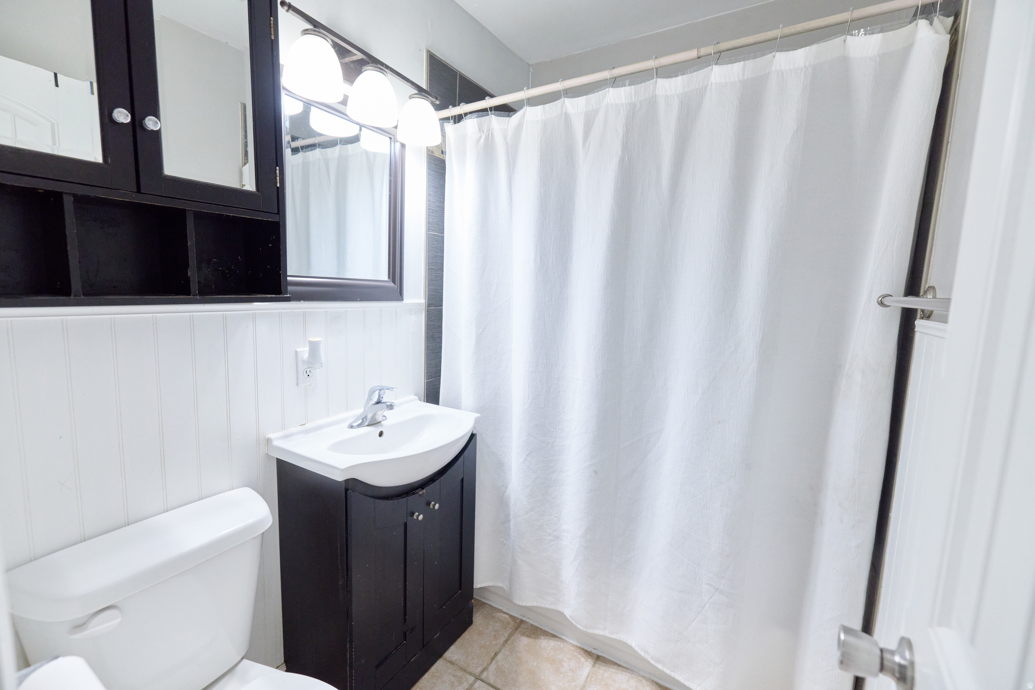 1504 N REID DR