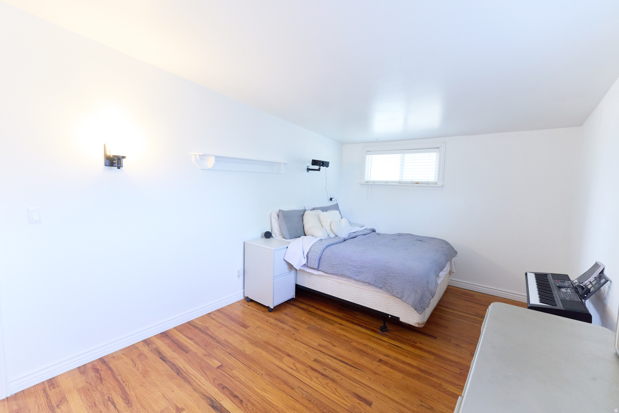 1504 N REID DR