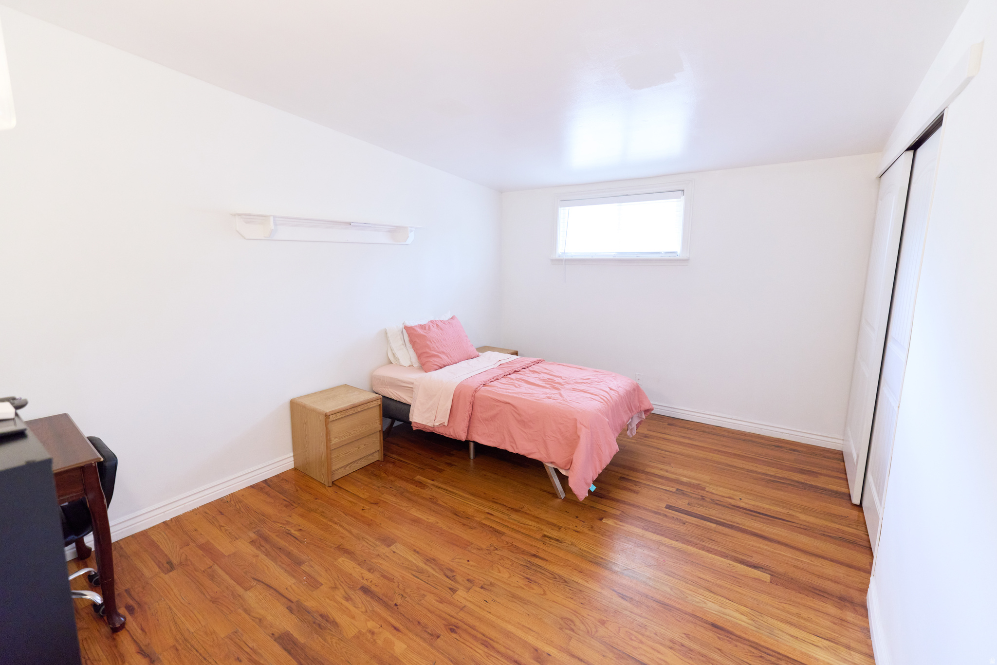1504 N REID DR
