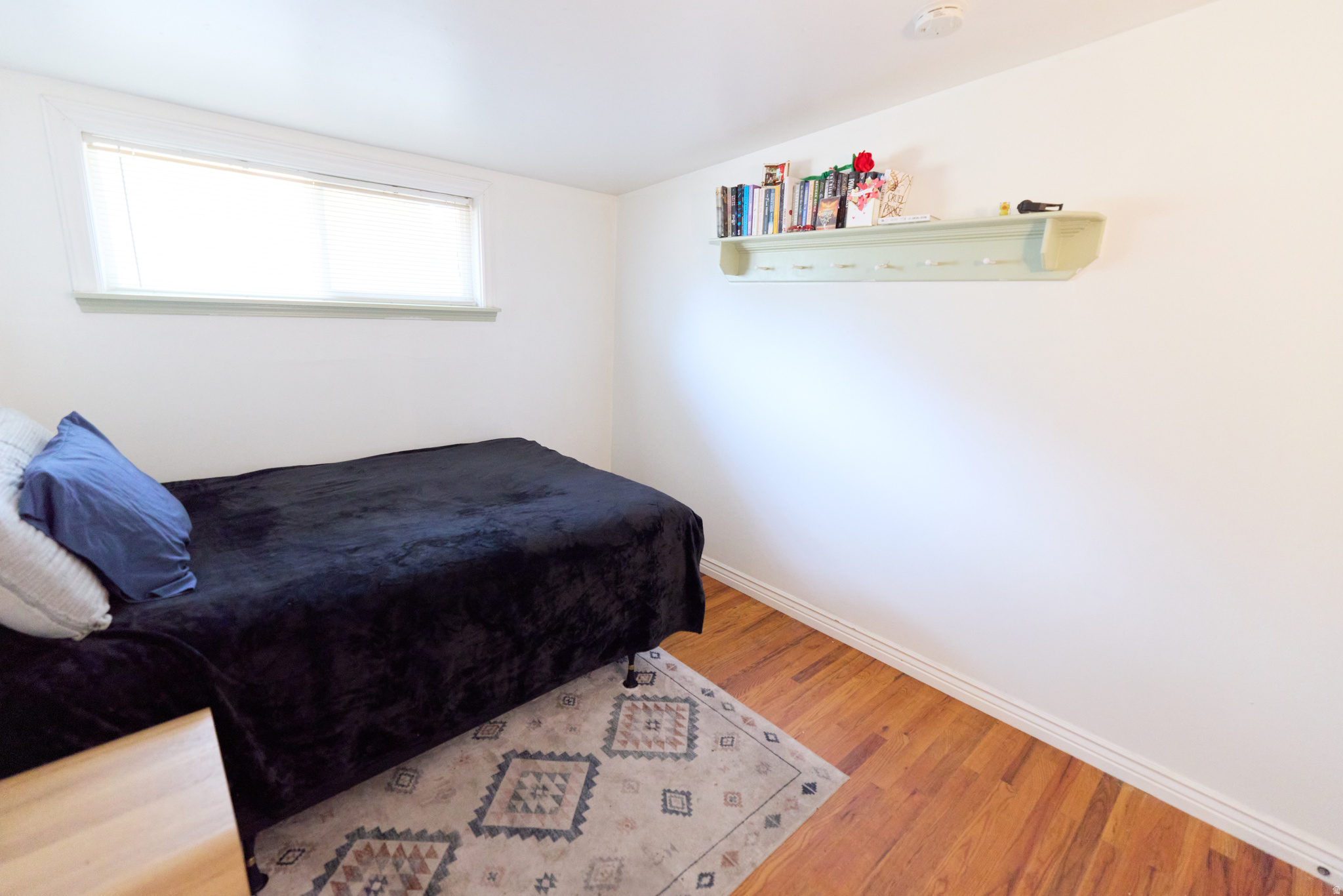 1504 N REID DR