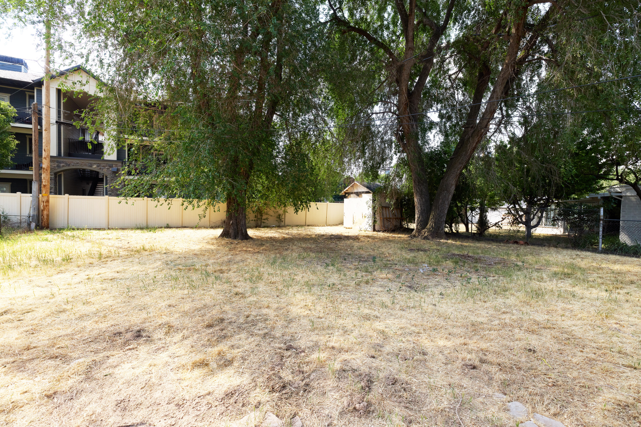 1504 N REID DR