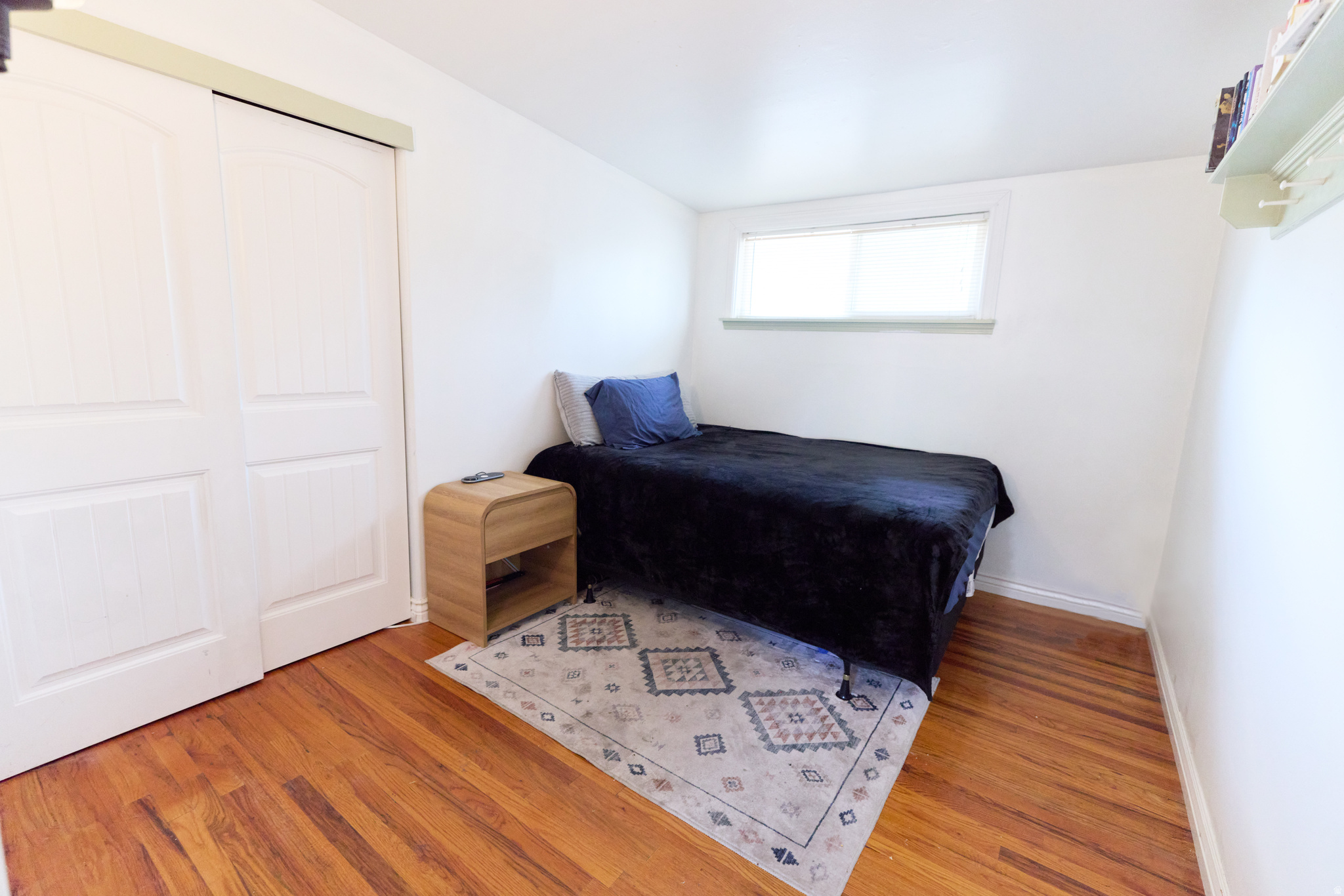 1504 N REID DR