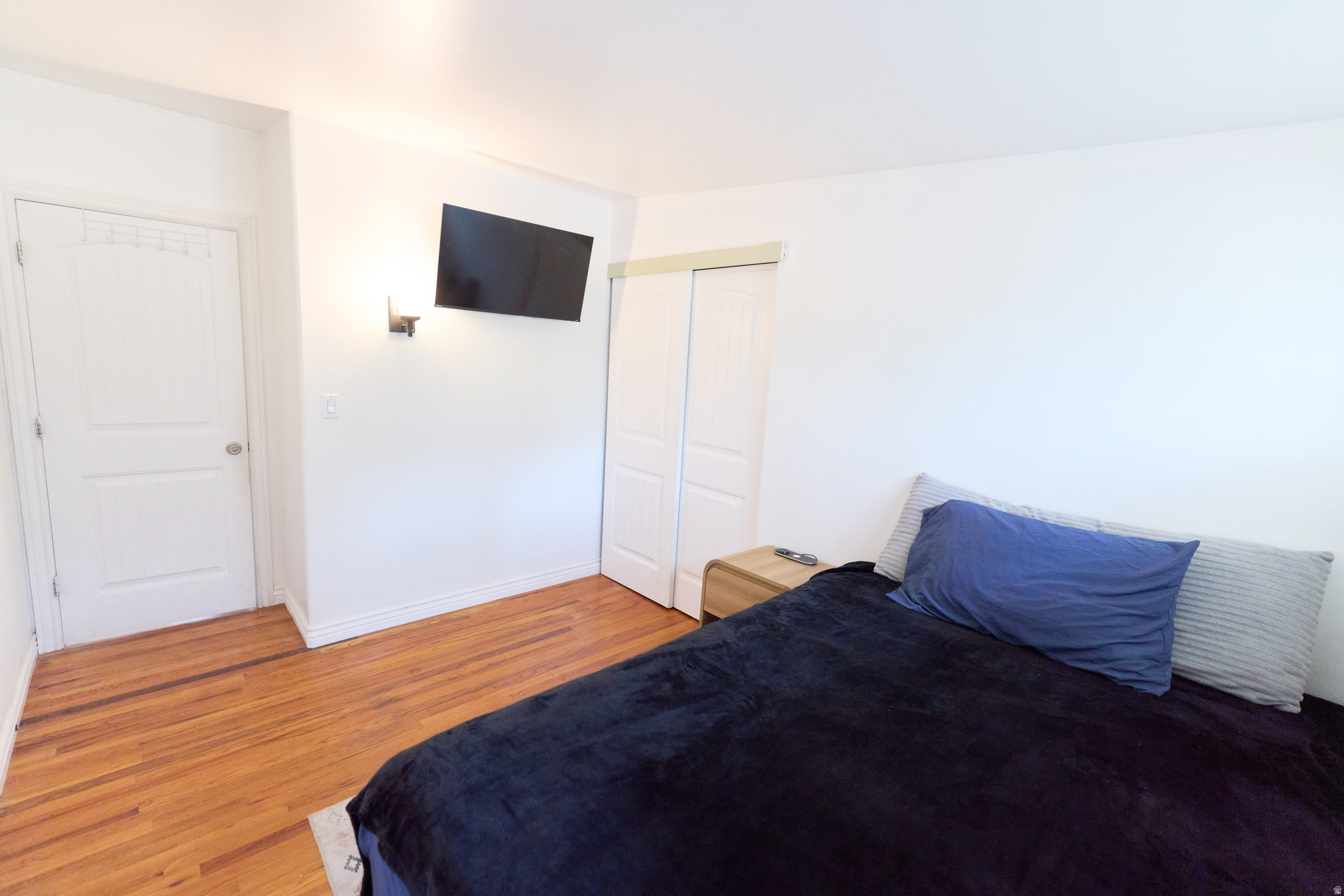 1504 N REID DR