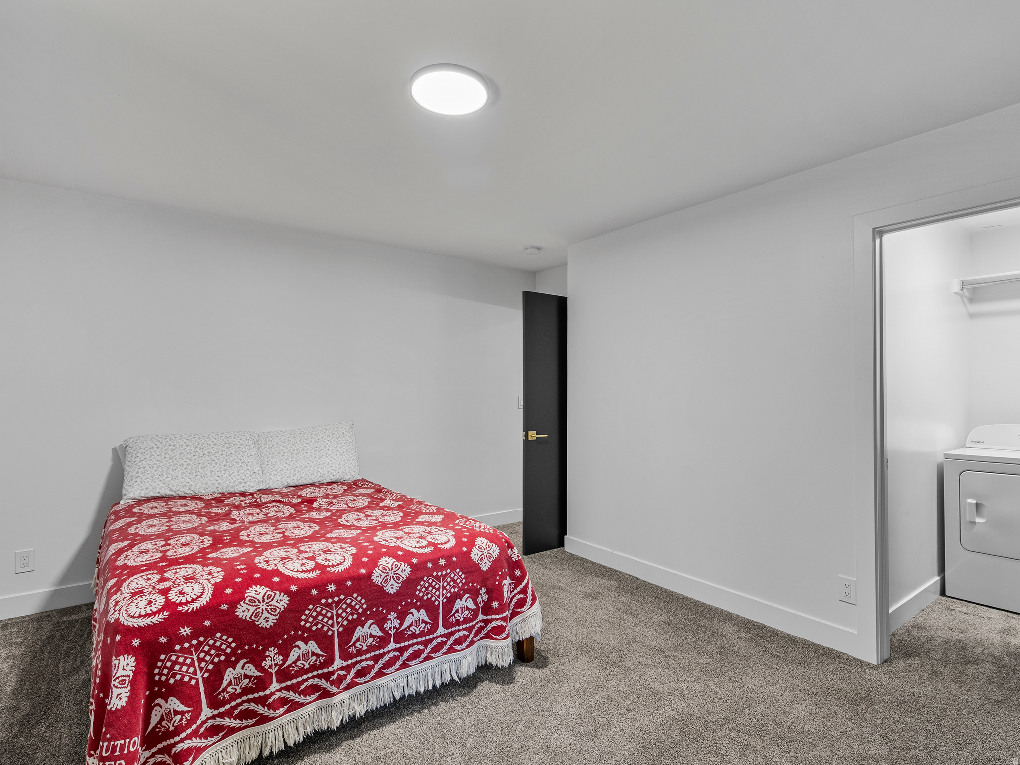 659 E RIVIERA CIR