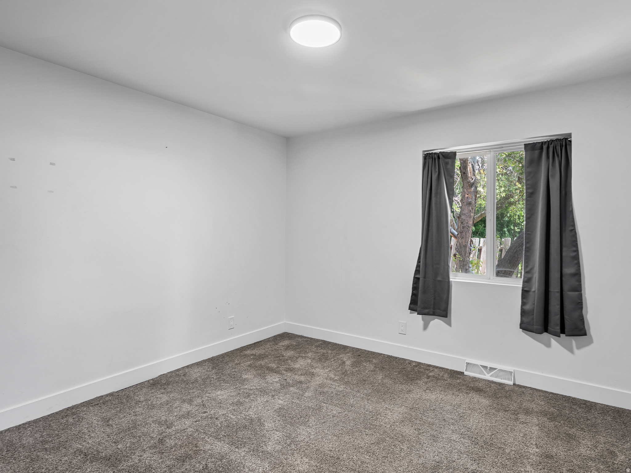 659 E RIVIERA CIR