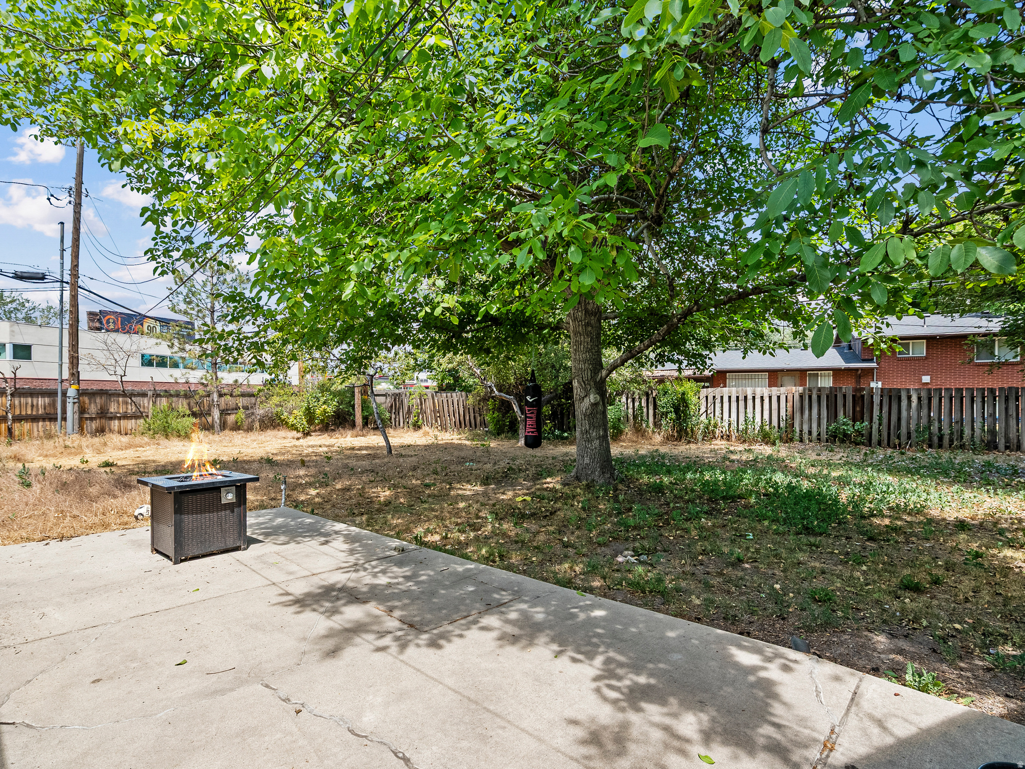 659 E RIVIERA CIR