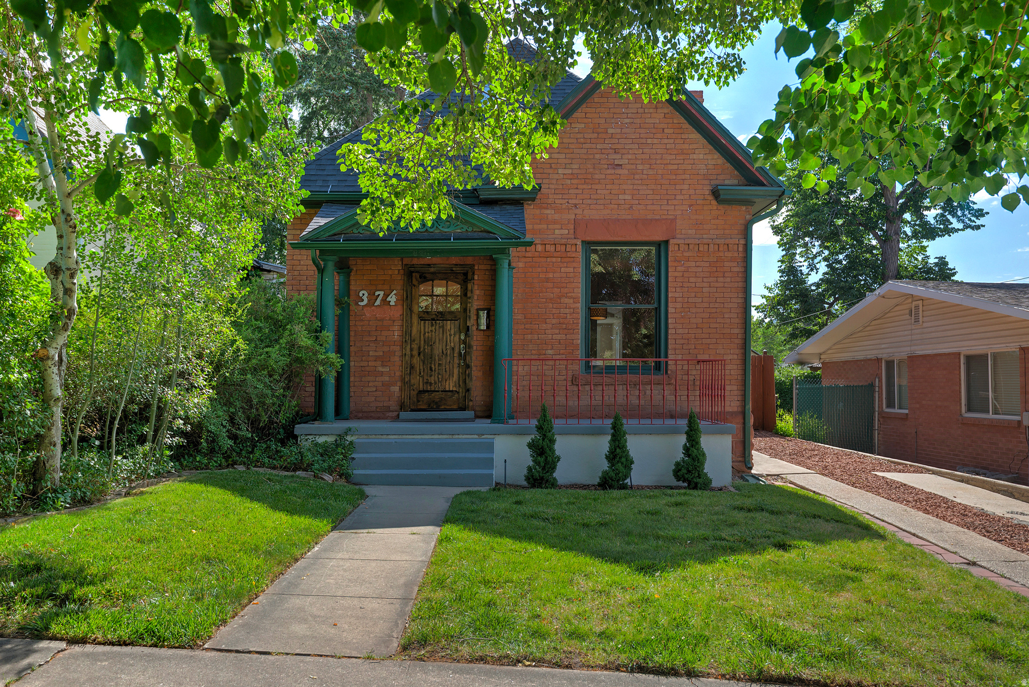 374 N F ST