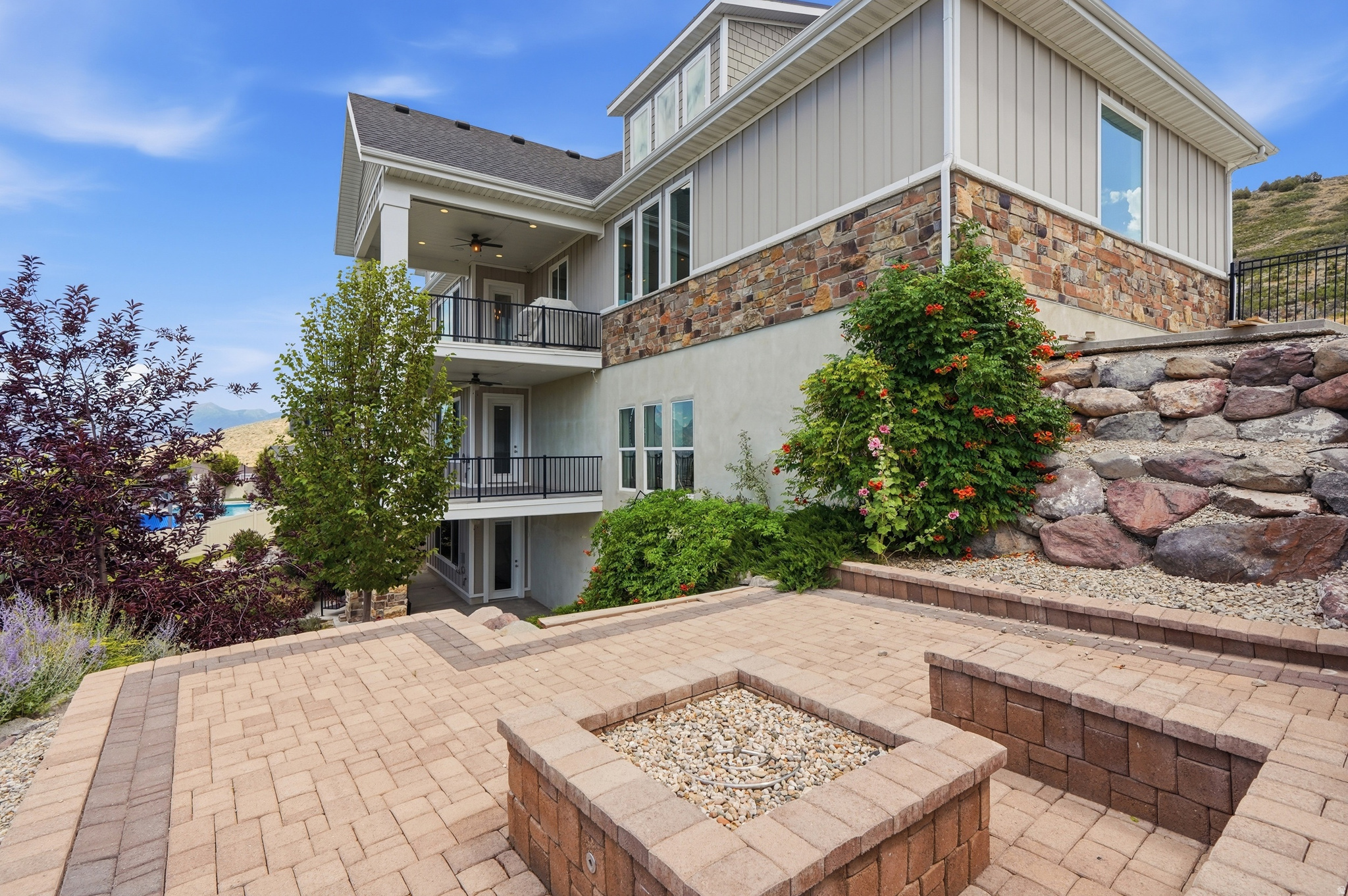5314 W ROLLING BROOK DR