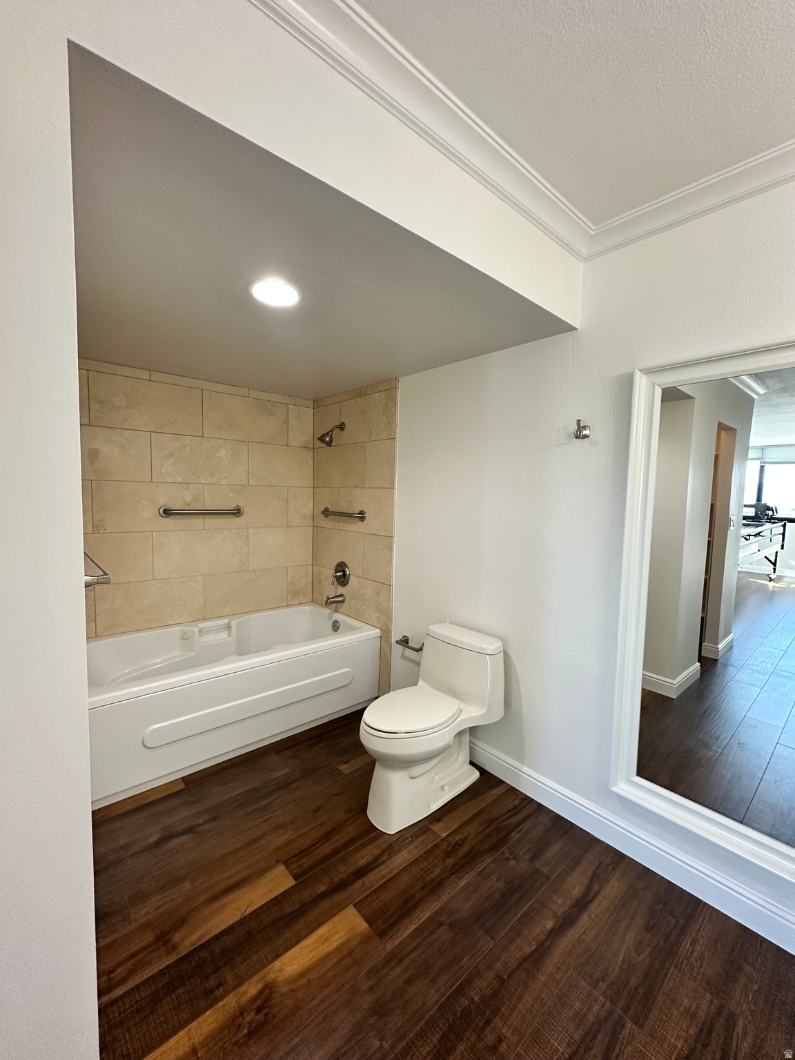 241 N VINE ST #207W
