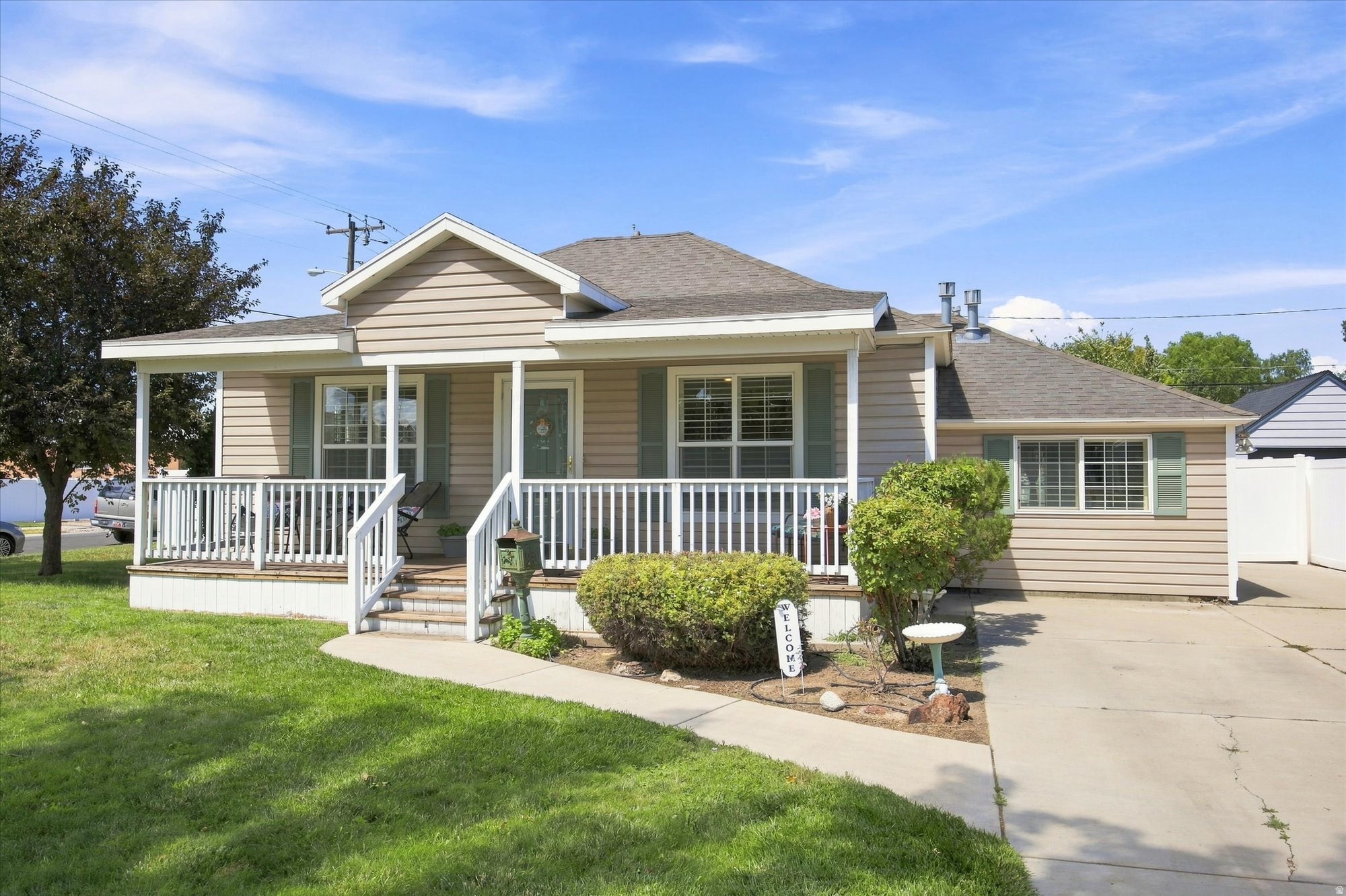 171 E MOUNTAIN VIEW DR