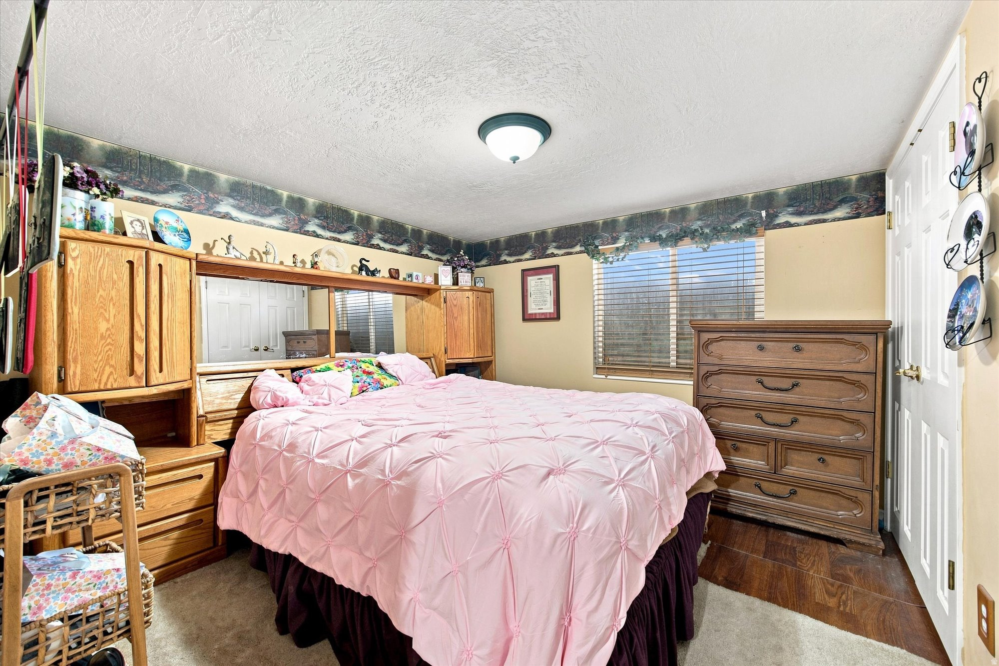 171 E MOUNTAIN VIEW DR