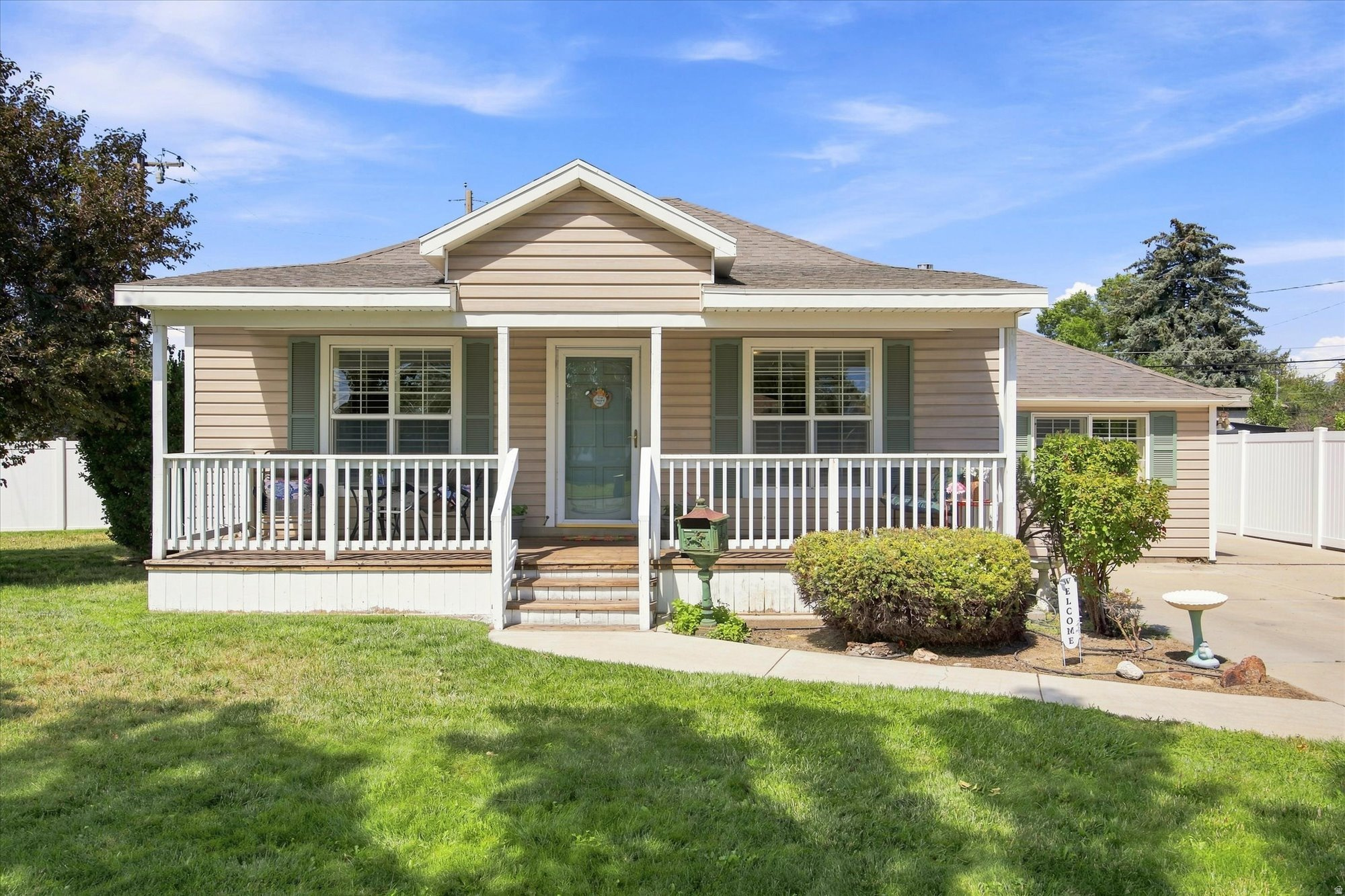171 E MOUNTAIN VIEW DR