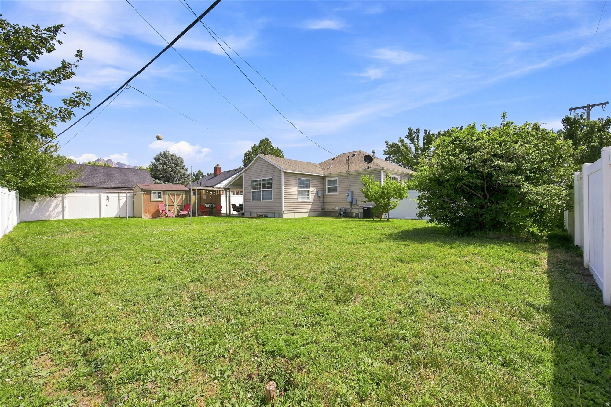 171 E MOUNTAIN VIEW DR