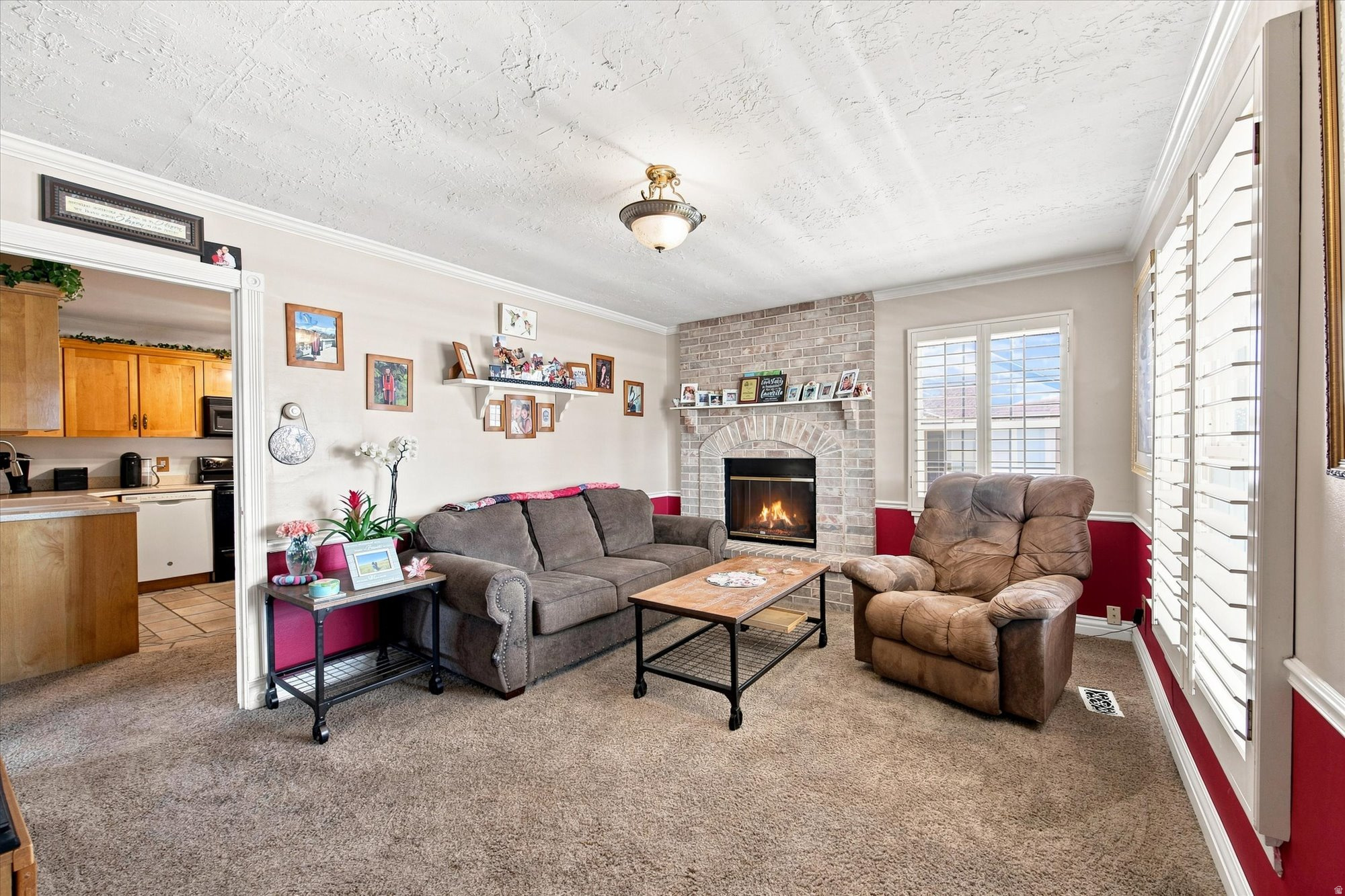 171 E MOUNTAIN VIEW DR