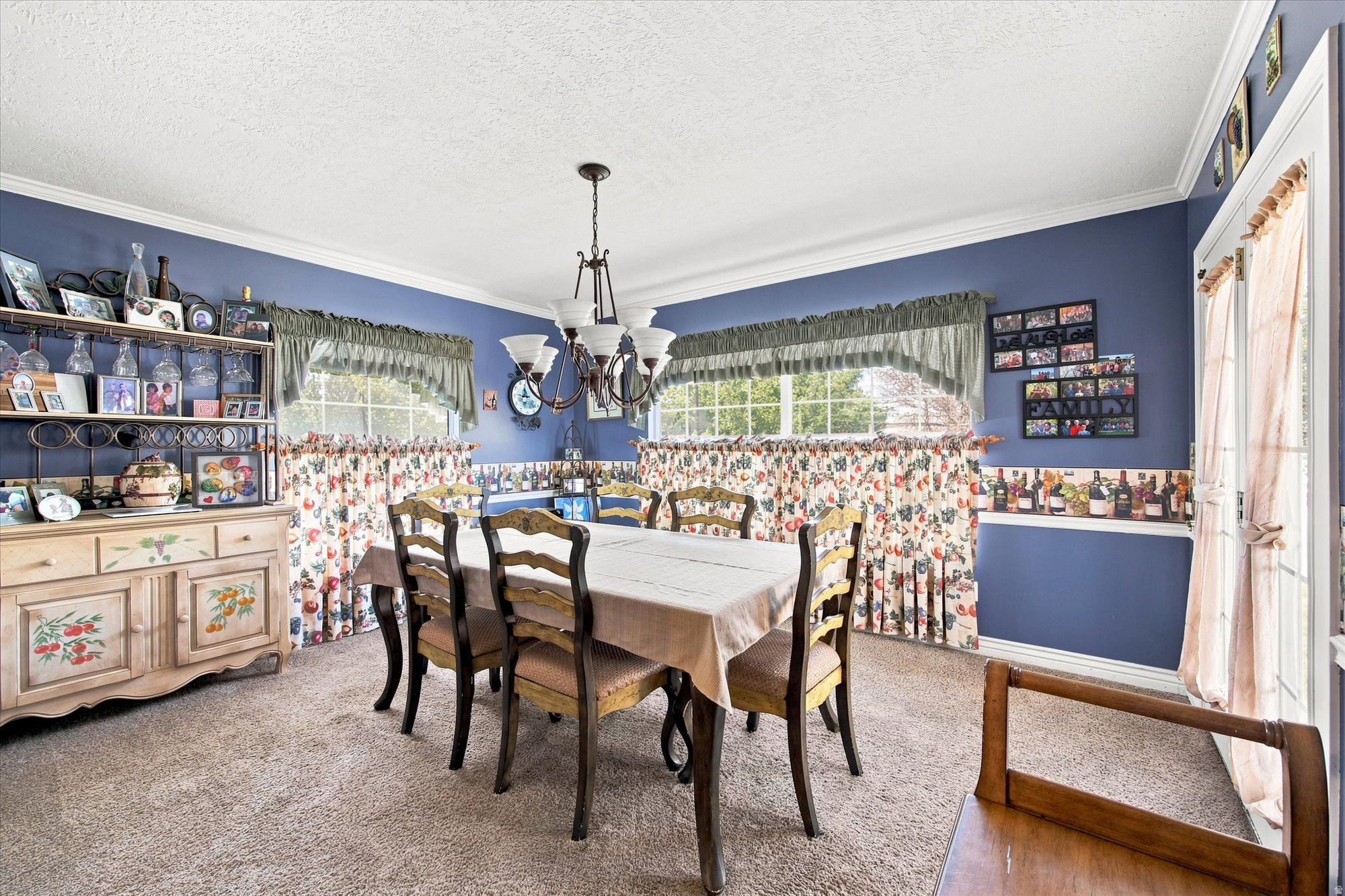 171 E MOUNTAIN VIEW DR