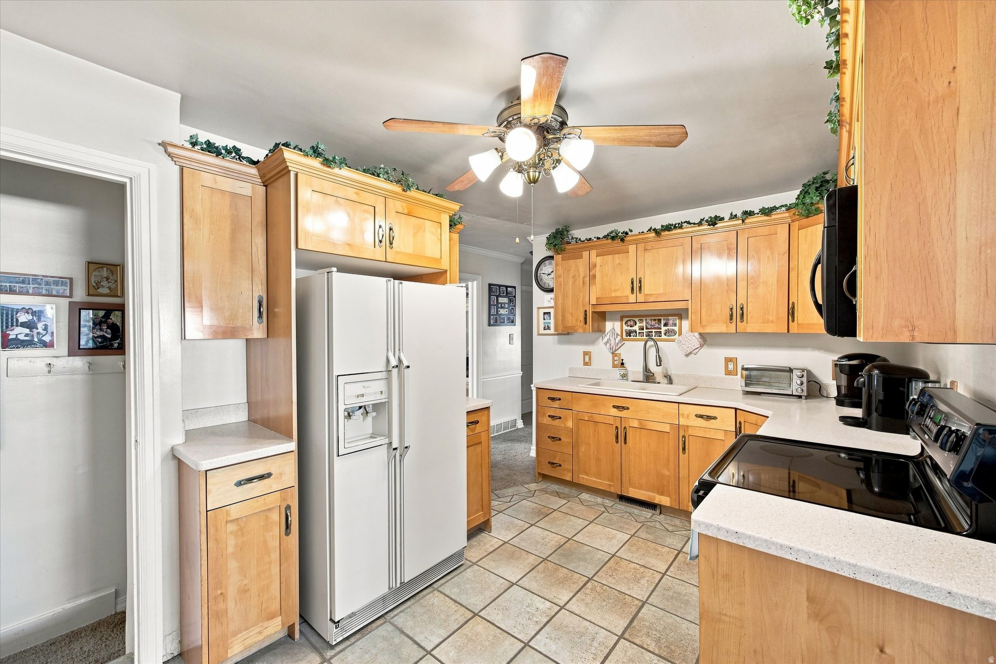171 E MOUNTAIN VIEW DR