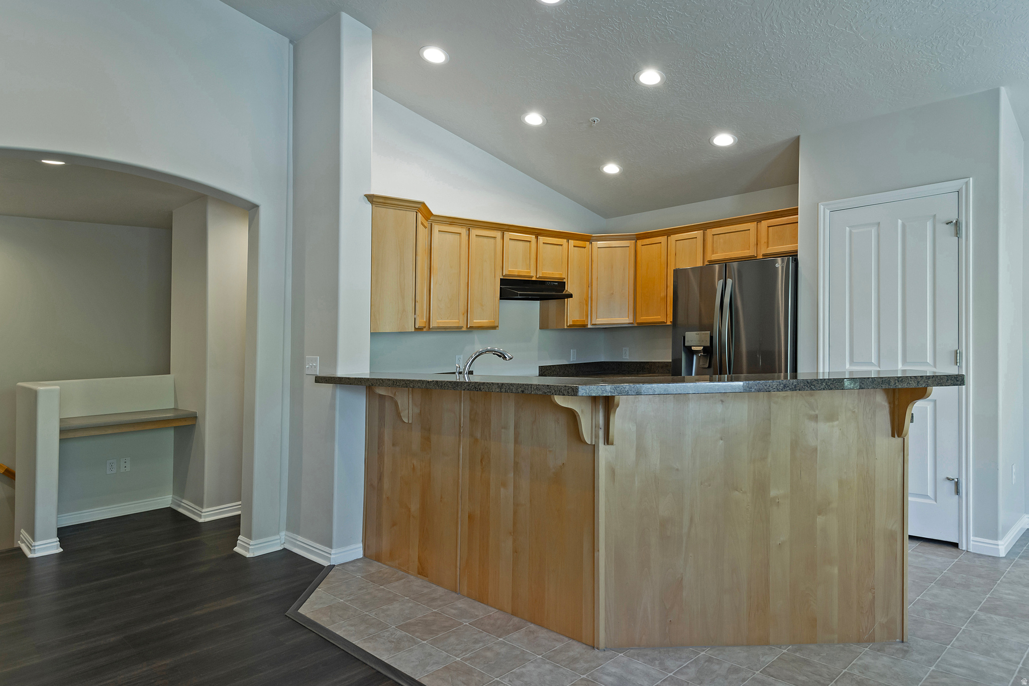 880 E RED SAGE LN