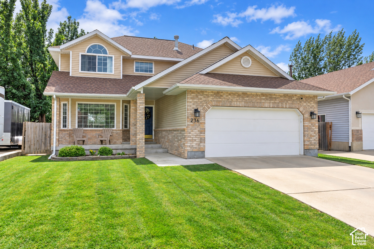 236 E ASHBROOK CIR