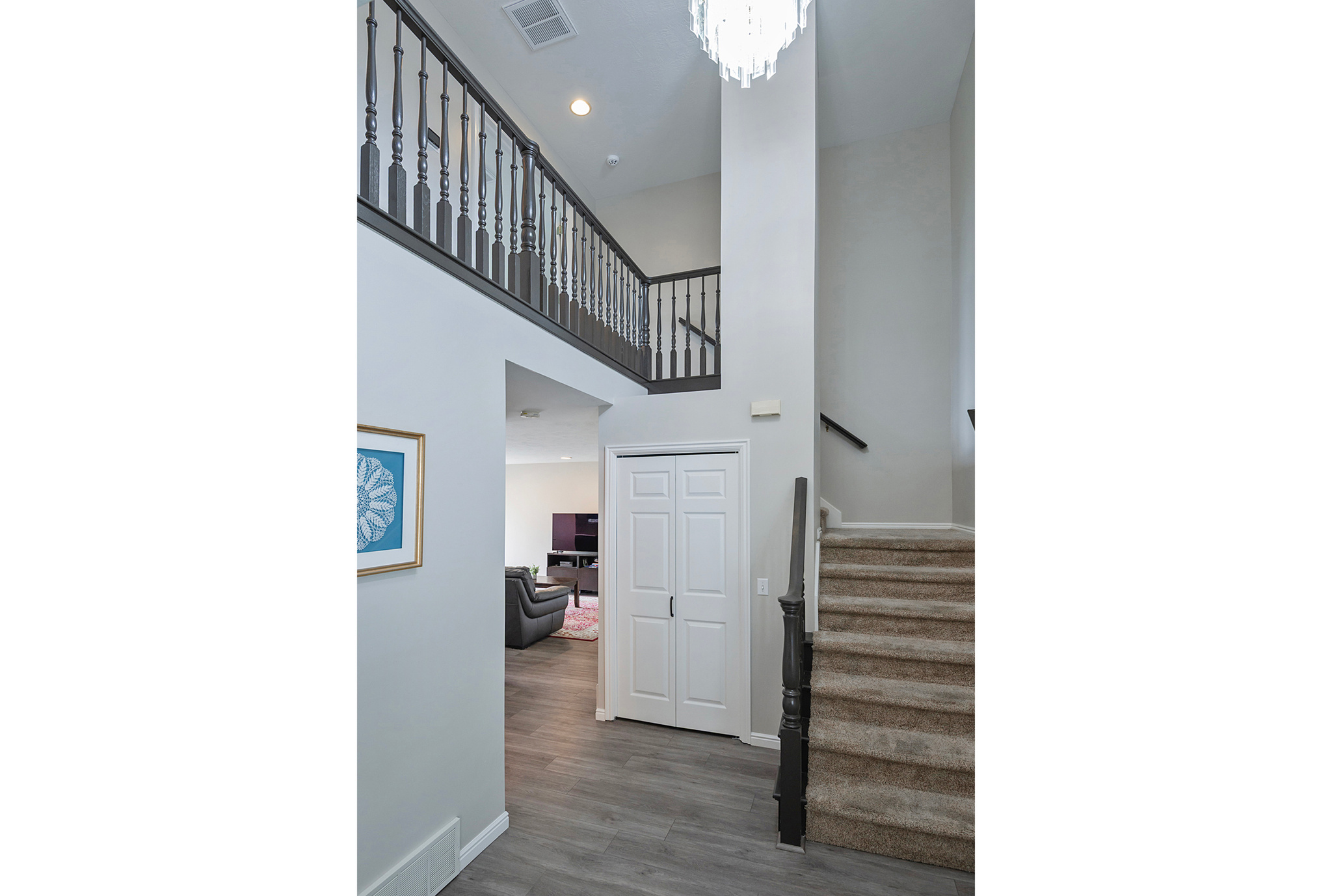 236 E ASHBROOK CIR