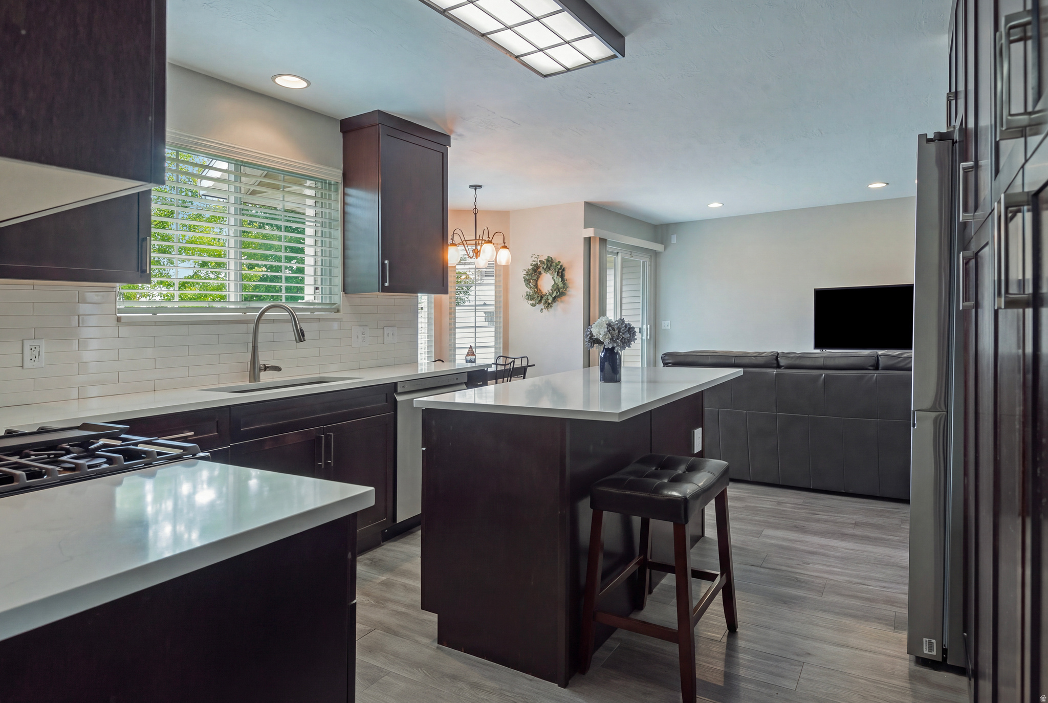 236 E ASHBROOK CIR