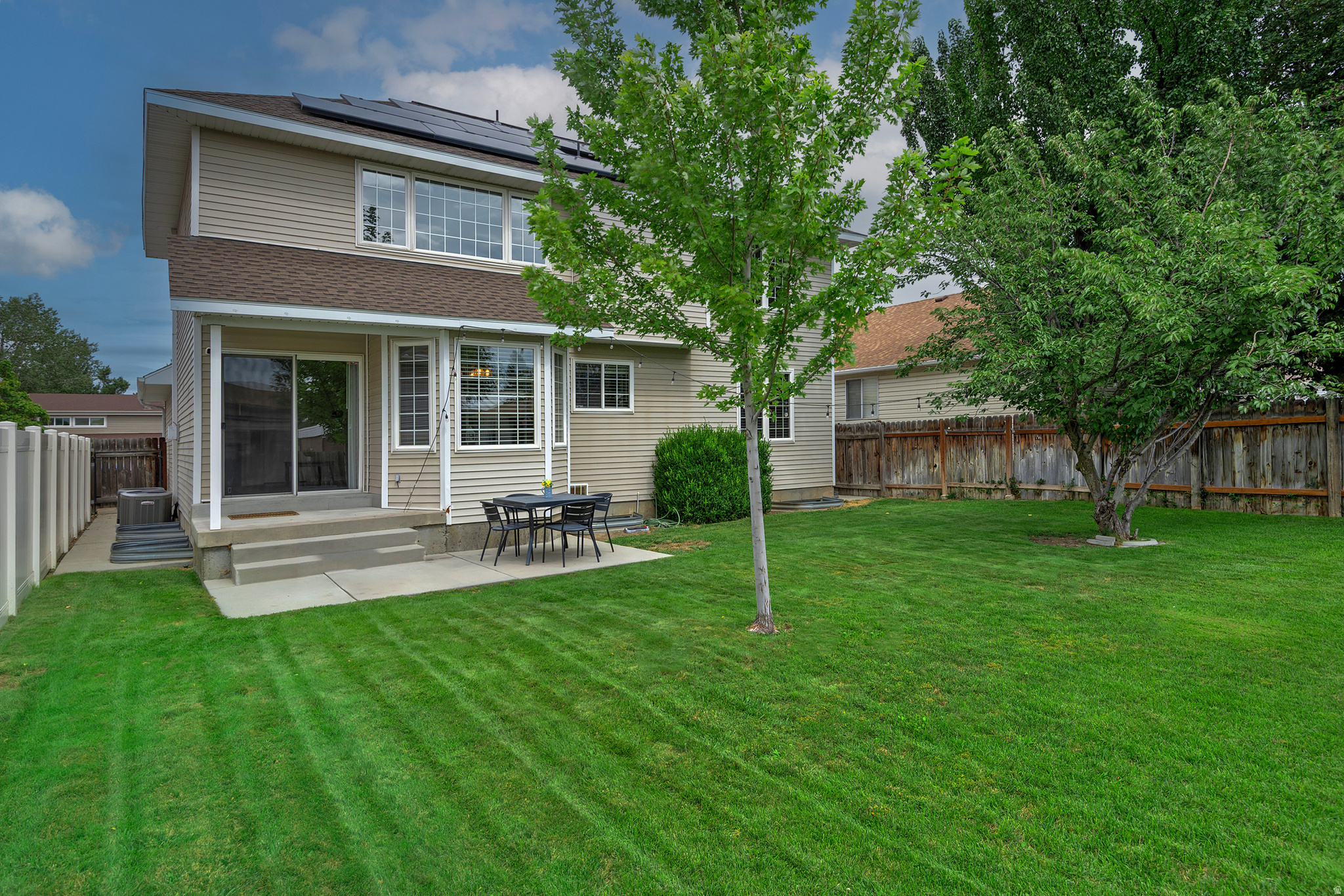 236 E ASHBROOK CIR