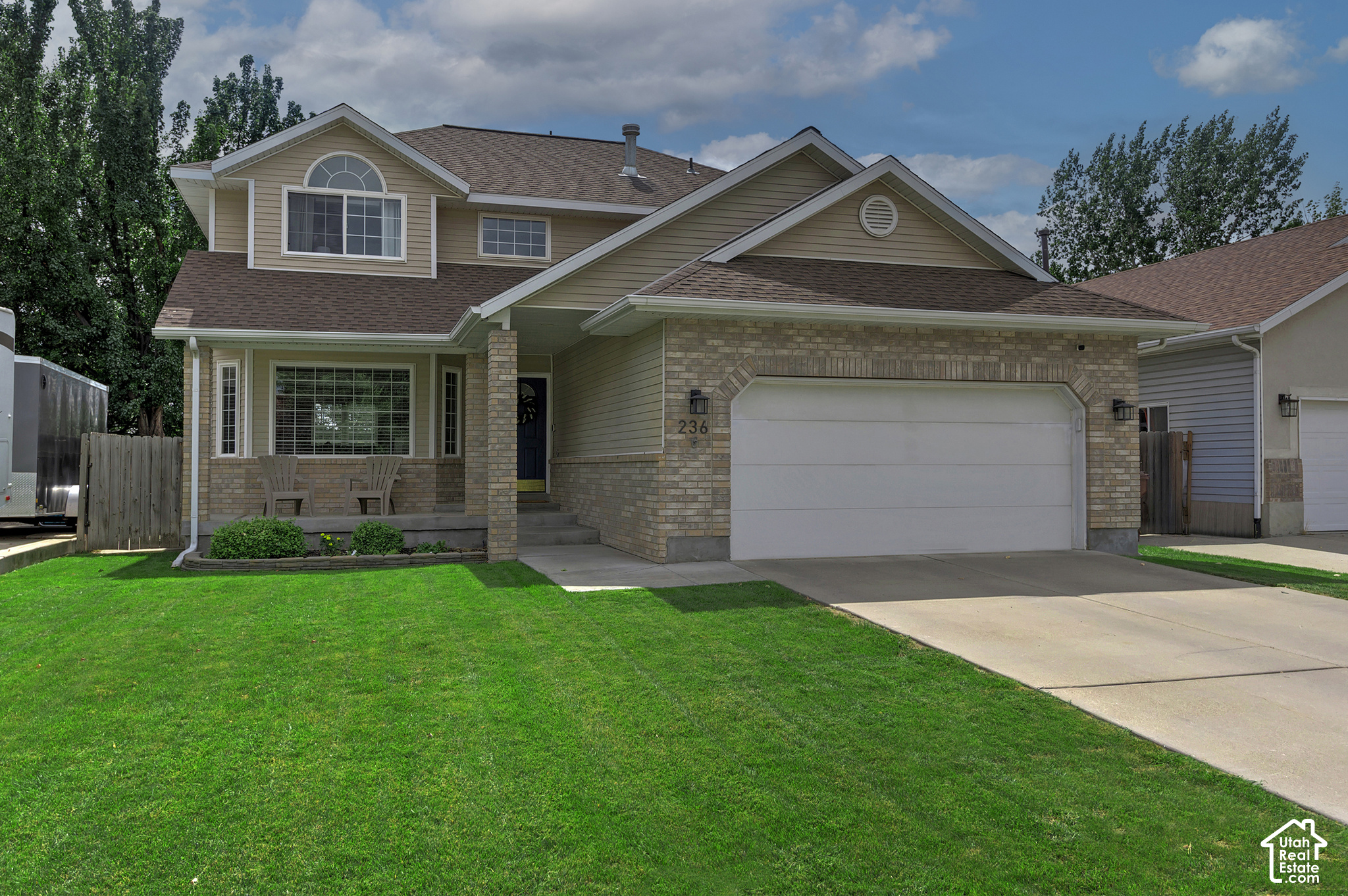 236 E ASHBROOK CIR