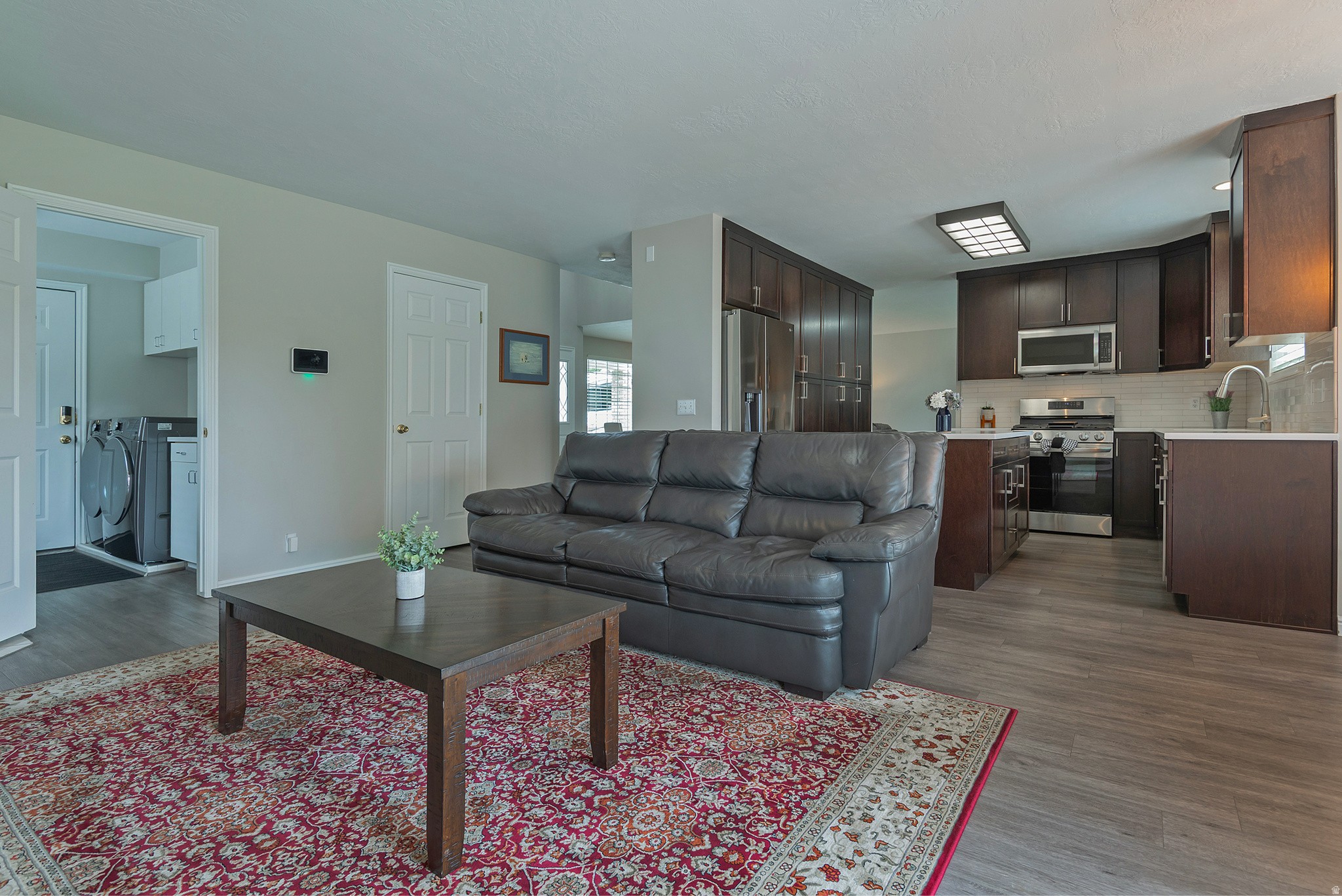 236 E ASHBROOK CIR