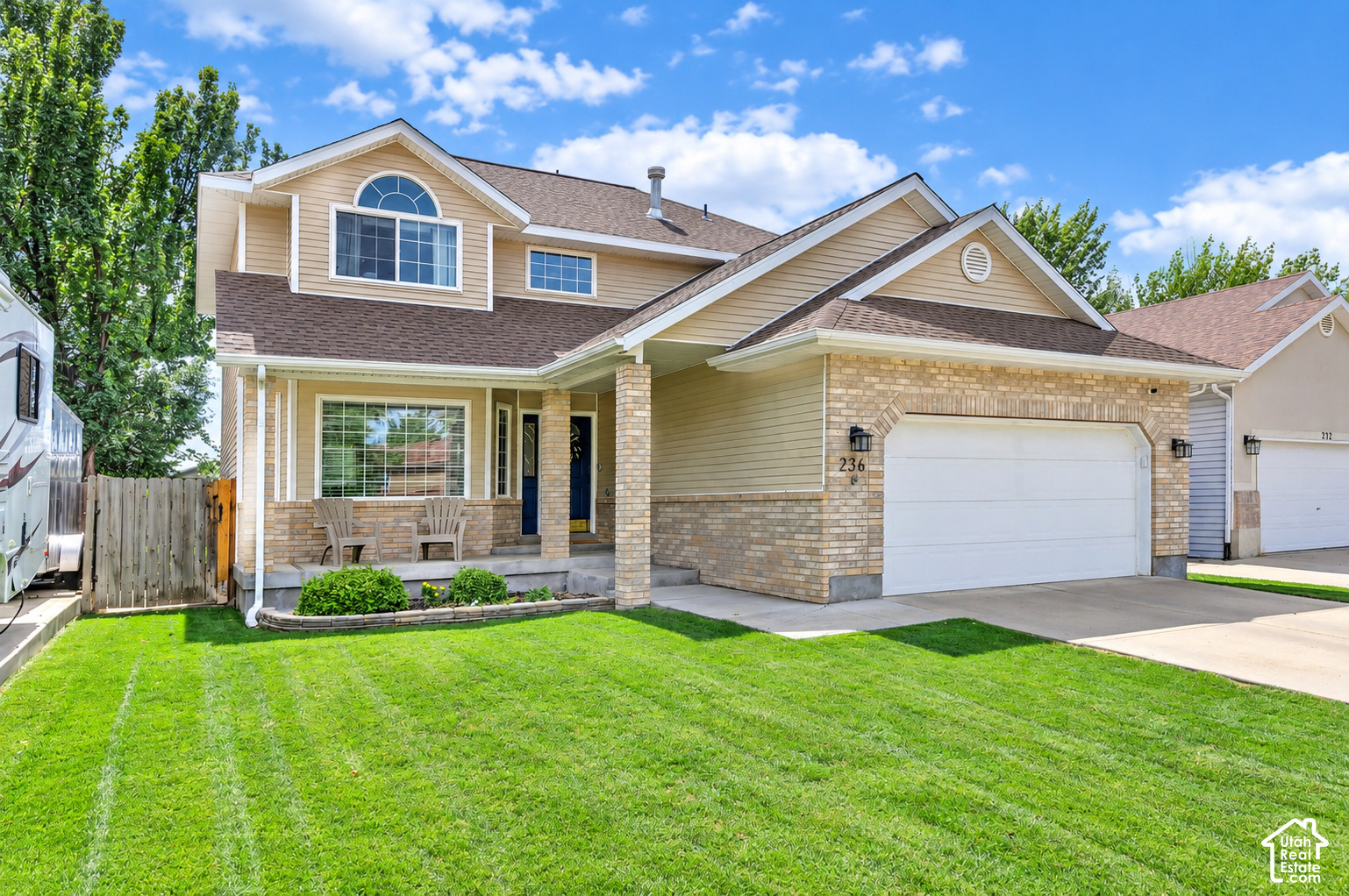 236 E ASHBROOK CIR