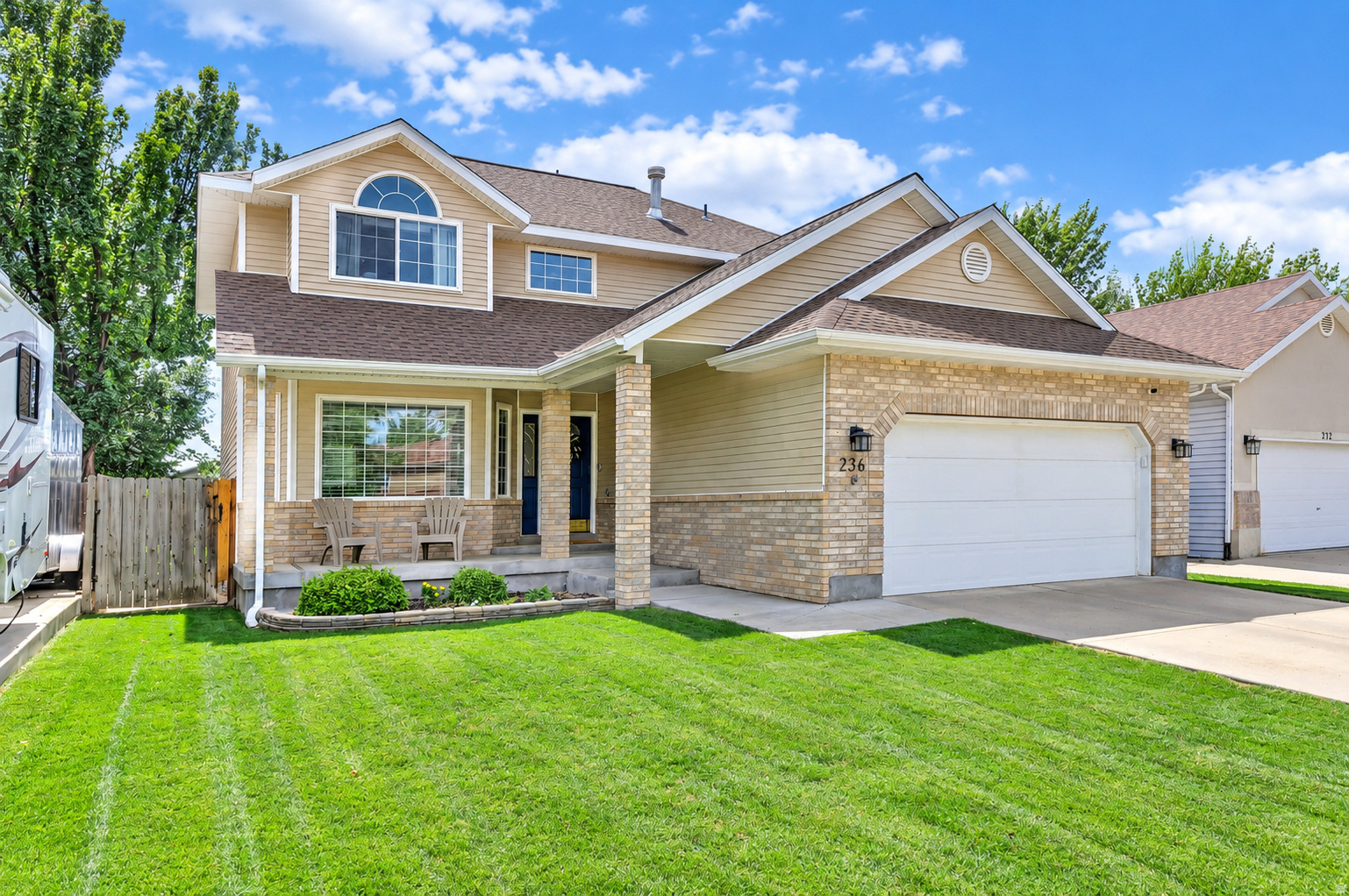 236 E ASHBROOK CIR