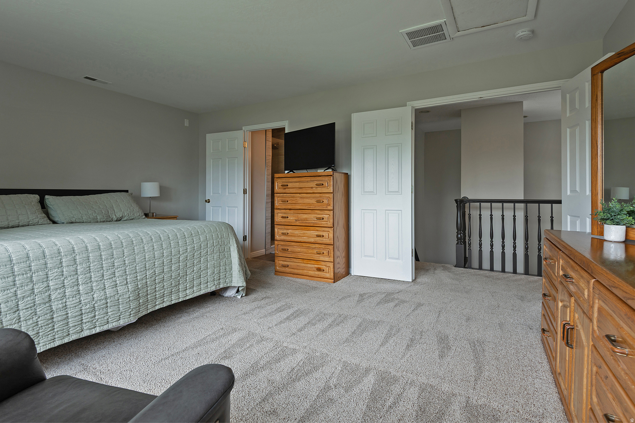 236 E ASHBROOK CIR